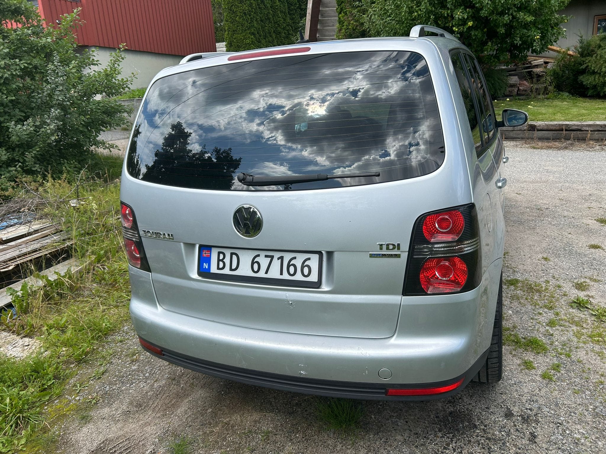 Volkswagen Touran med Lydinngang