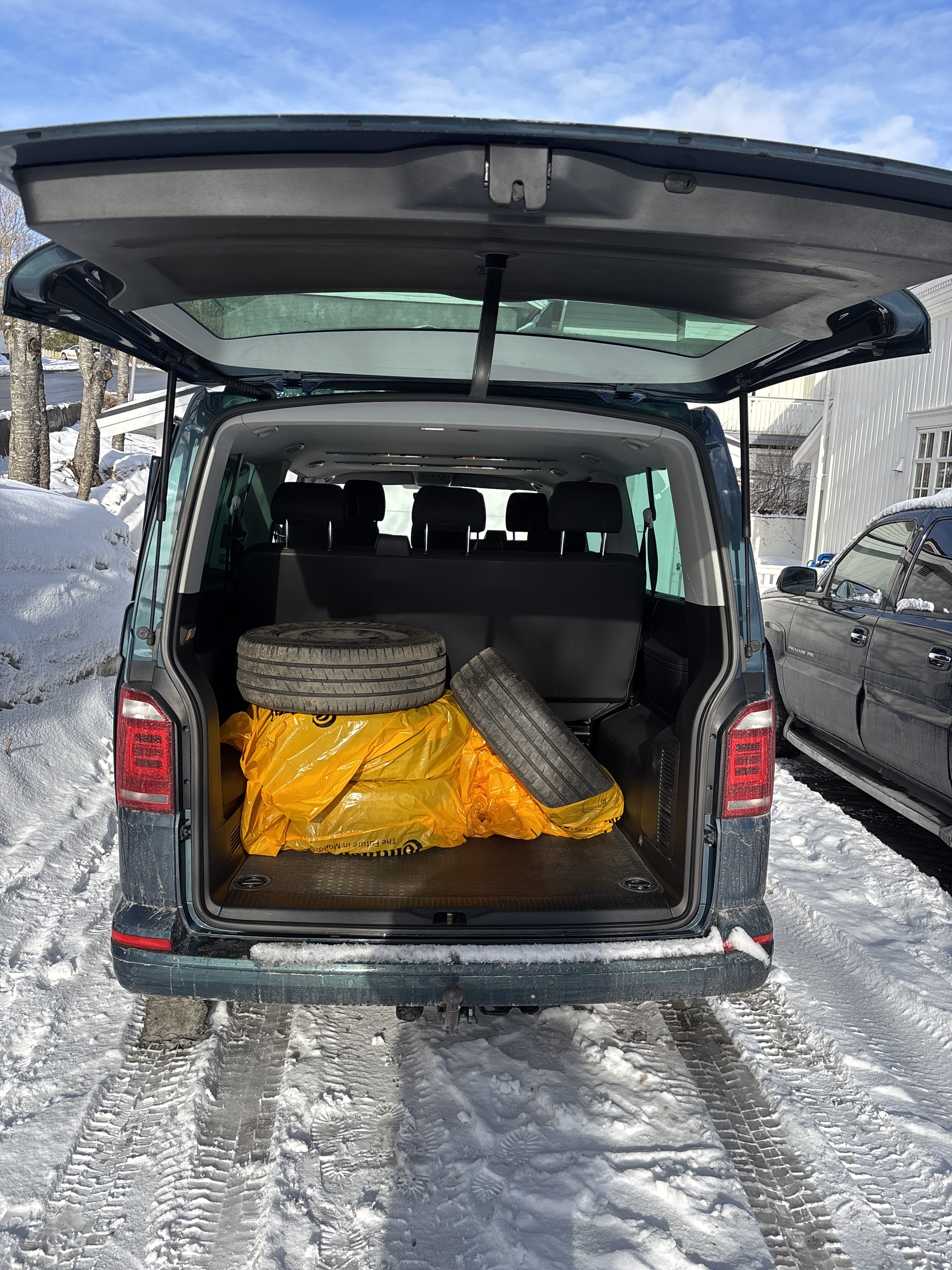 Volkswagen Caravelle with Baby seat