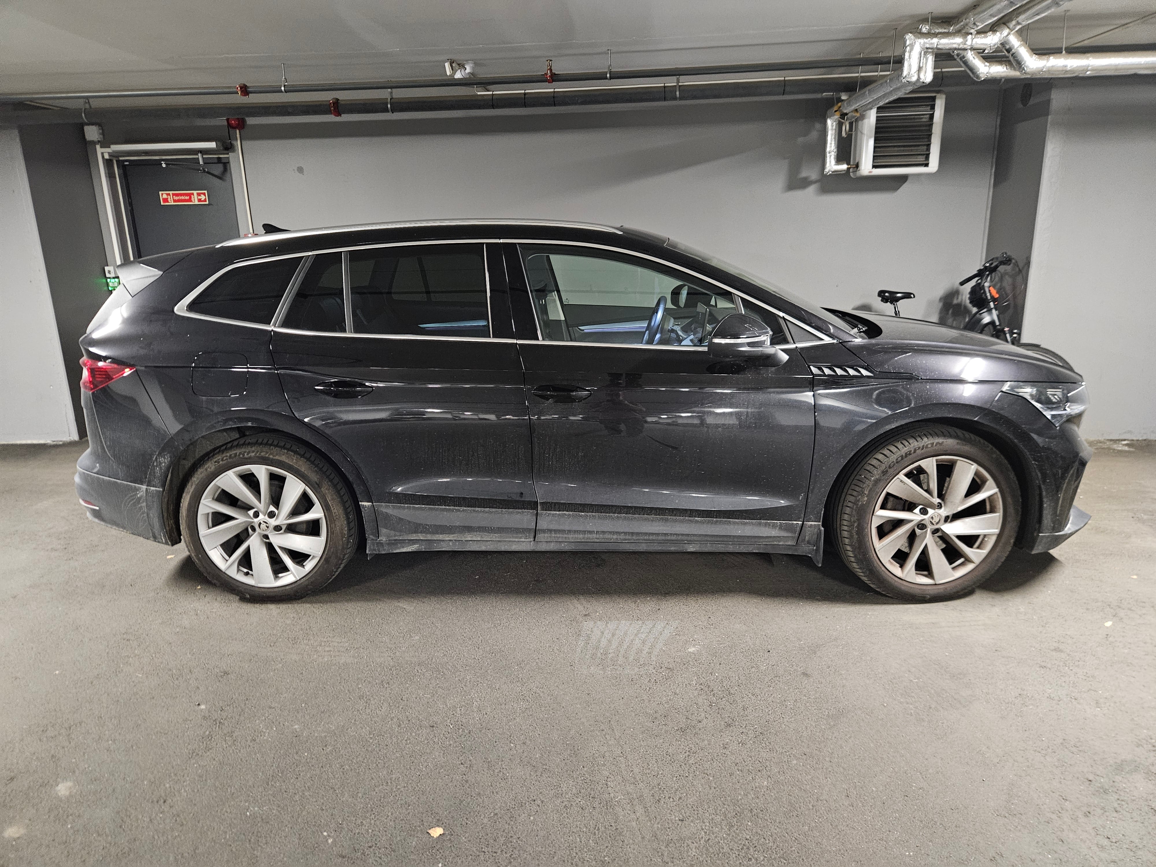 Skoda Enyaq 80 med Aircondition