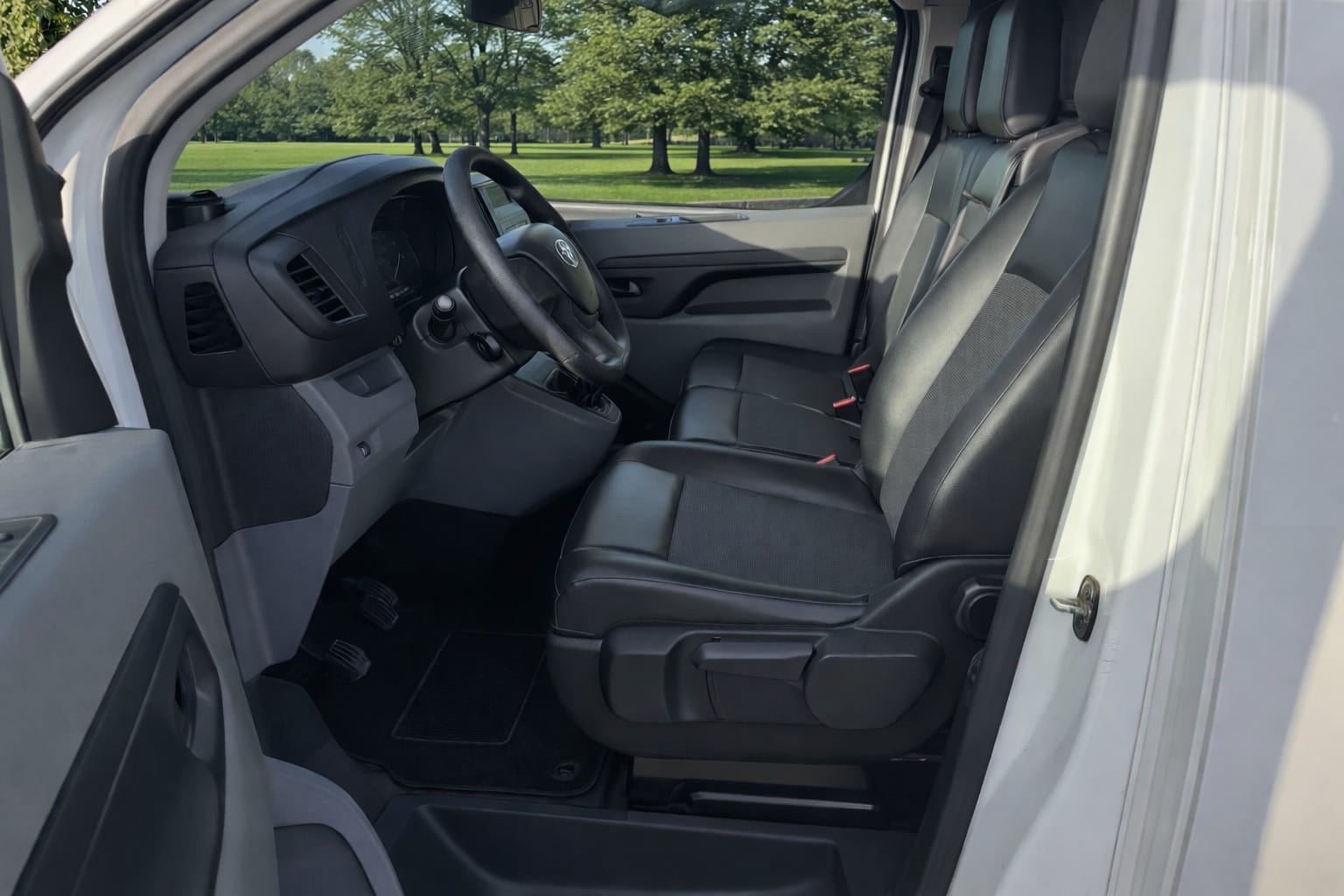 Toyota Proace Fourgon BLANC (06) avec Entrée audio / iPod