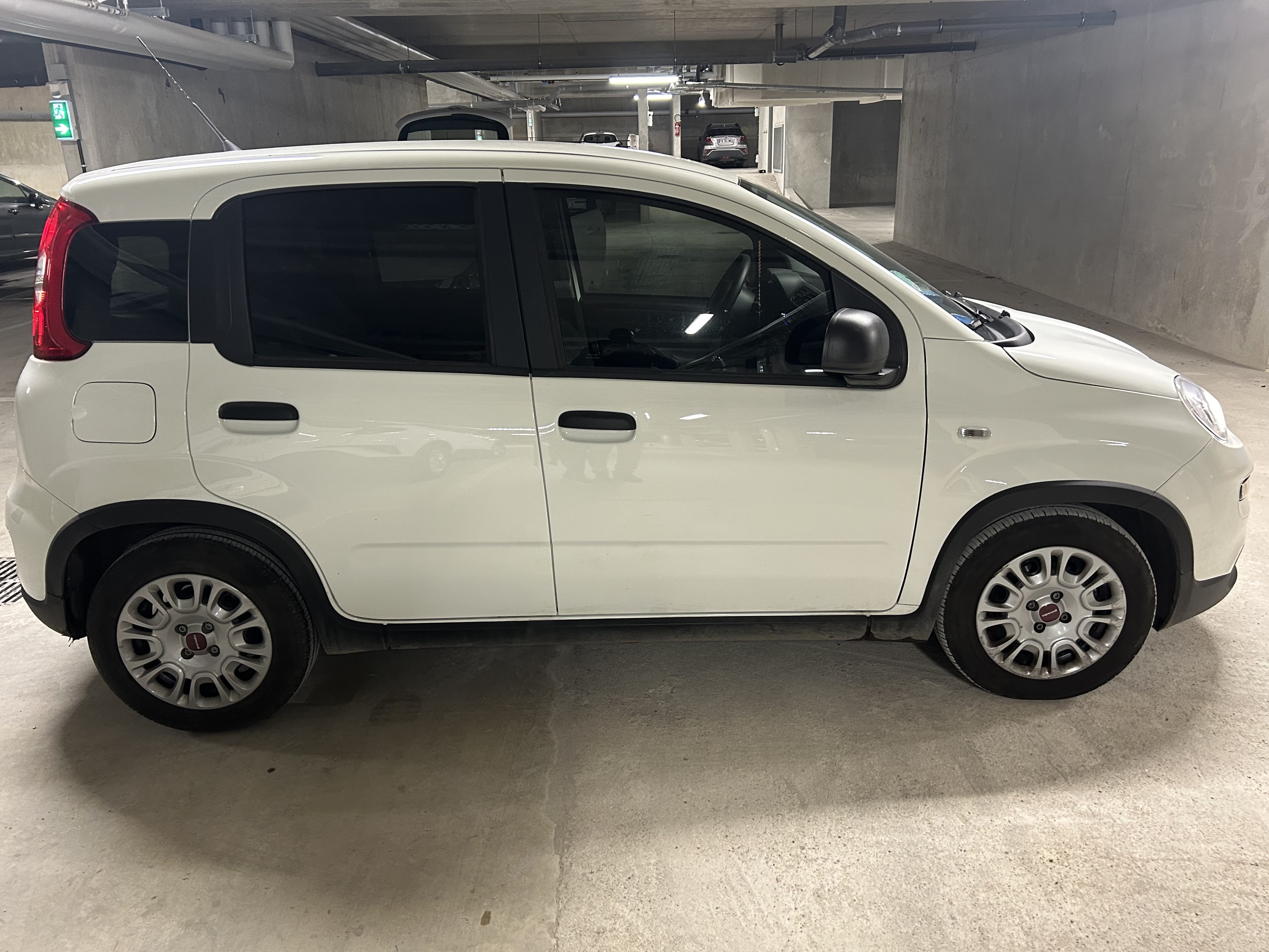 Fiat Panda Essence hybride très économique avec Climatisation