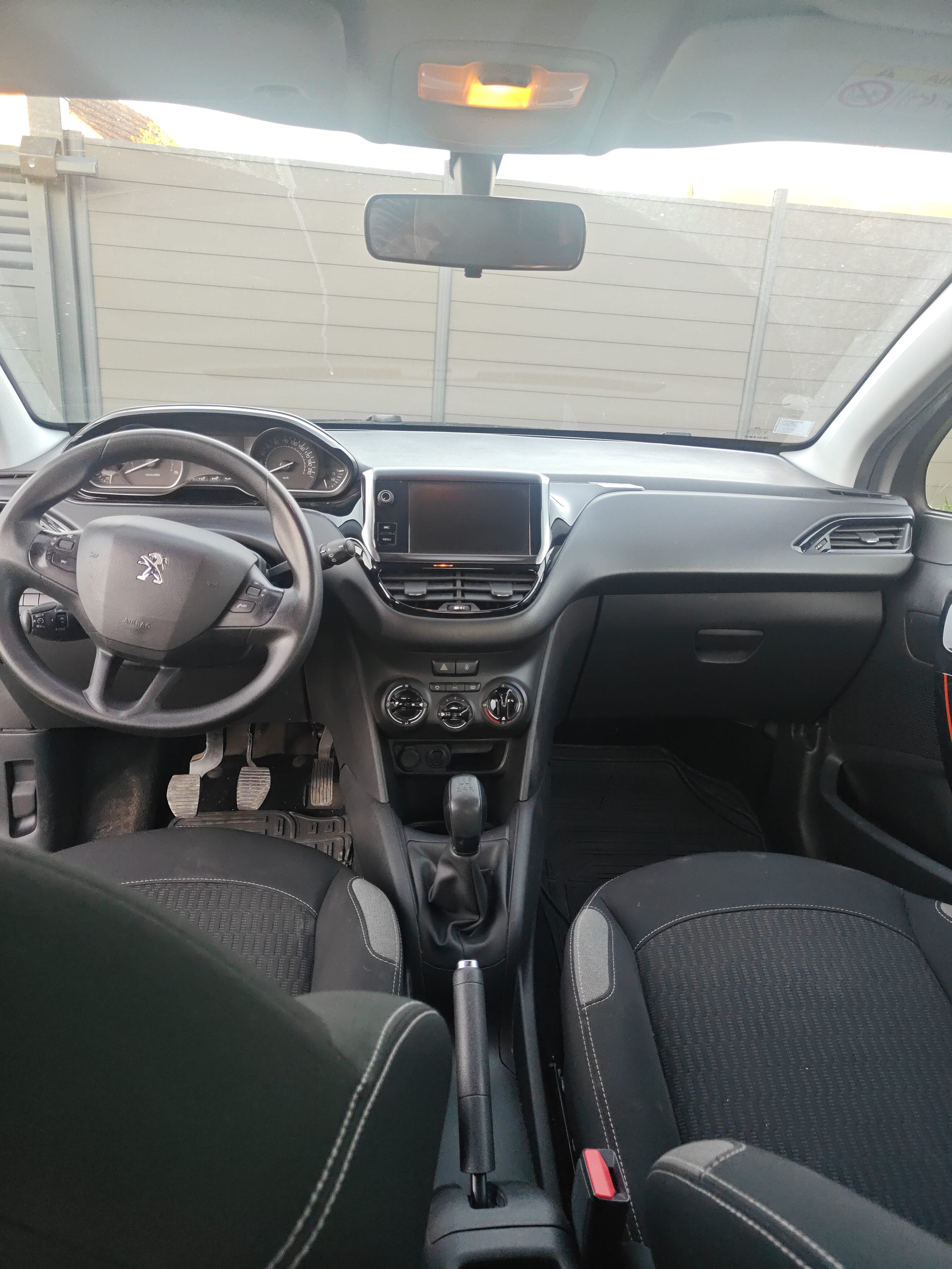 Peugeot 208 avec GPS