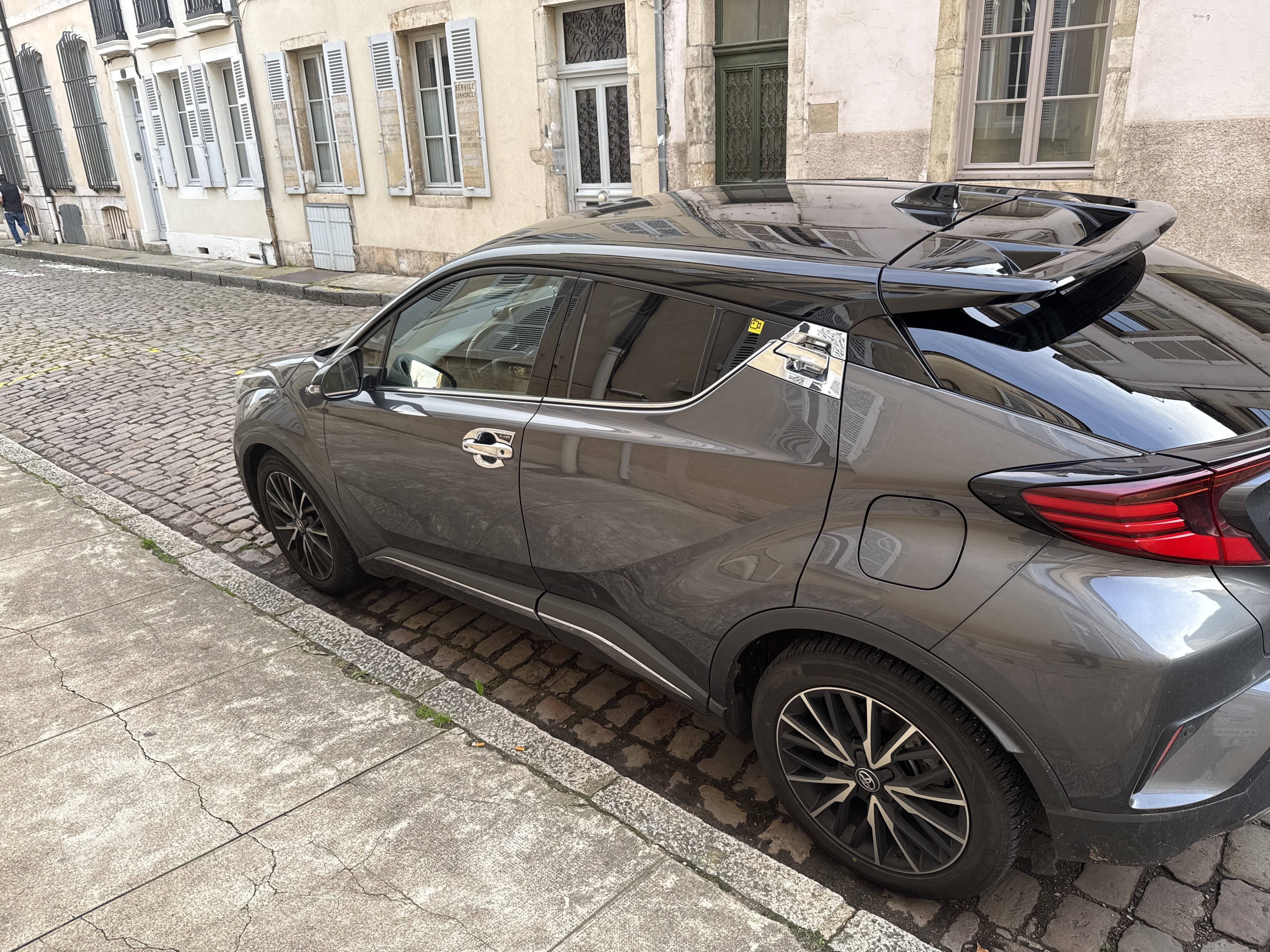 Toyota C-HR avec GPS