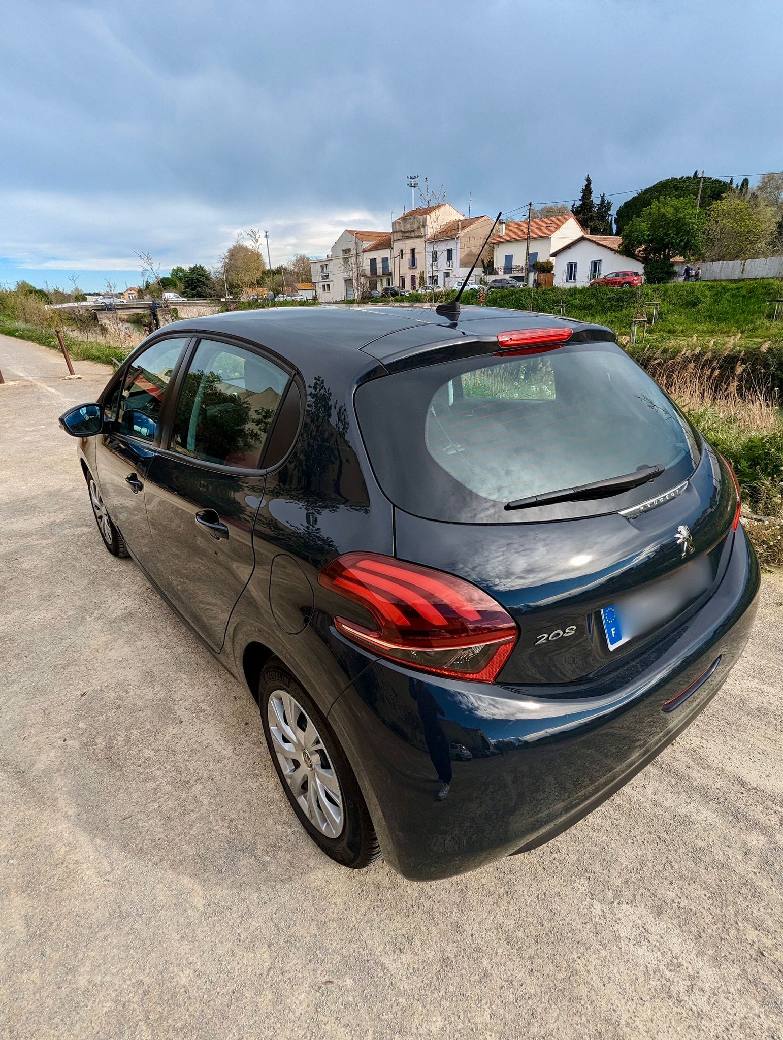 Peugeot 208 1.2 HDI avec GPS