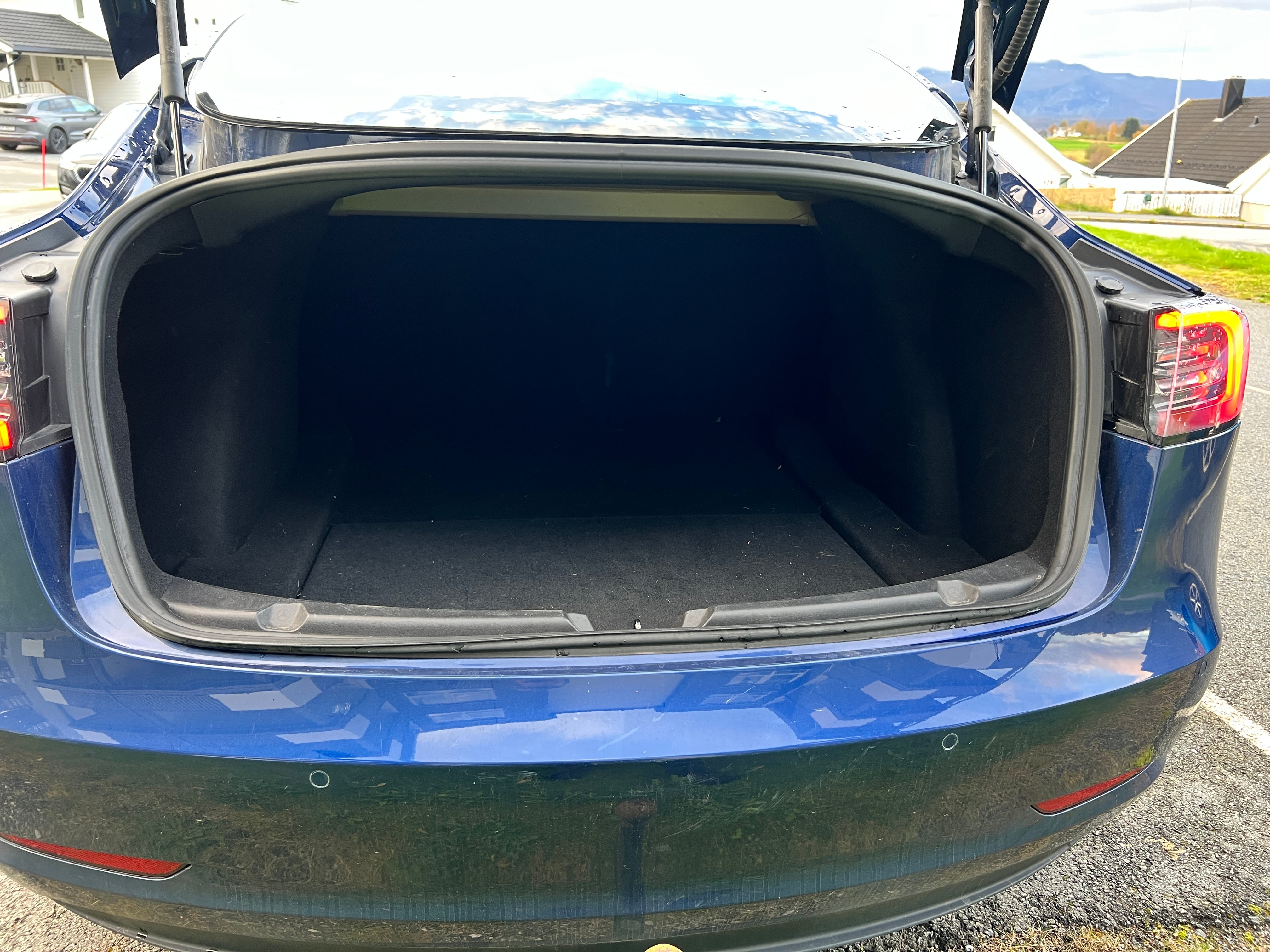 Tesla Model 3 med GPS