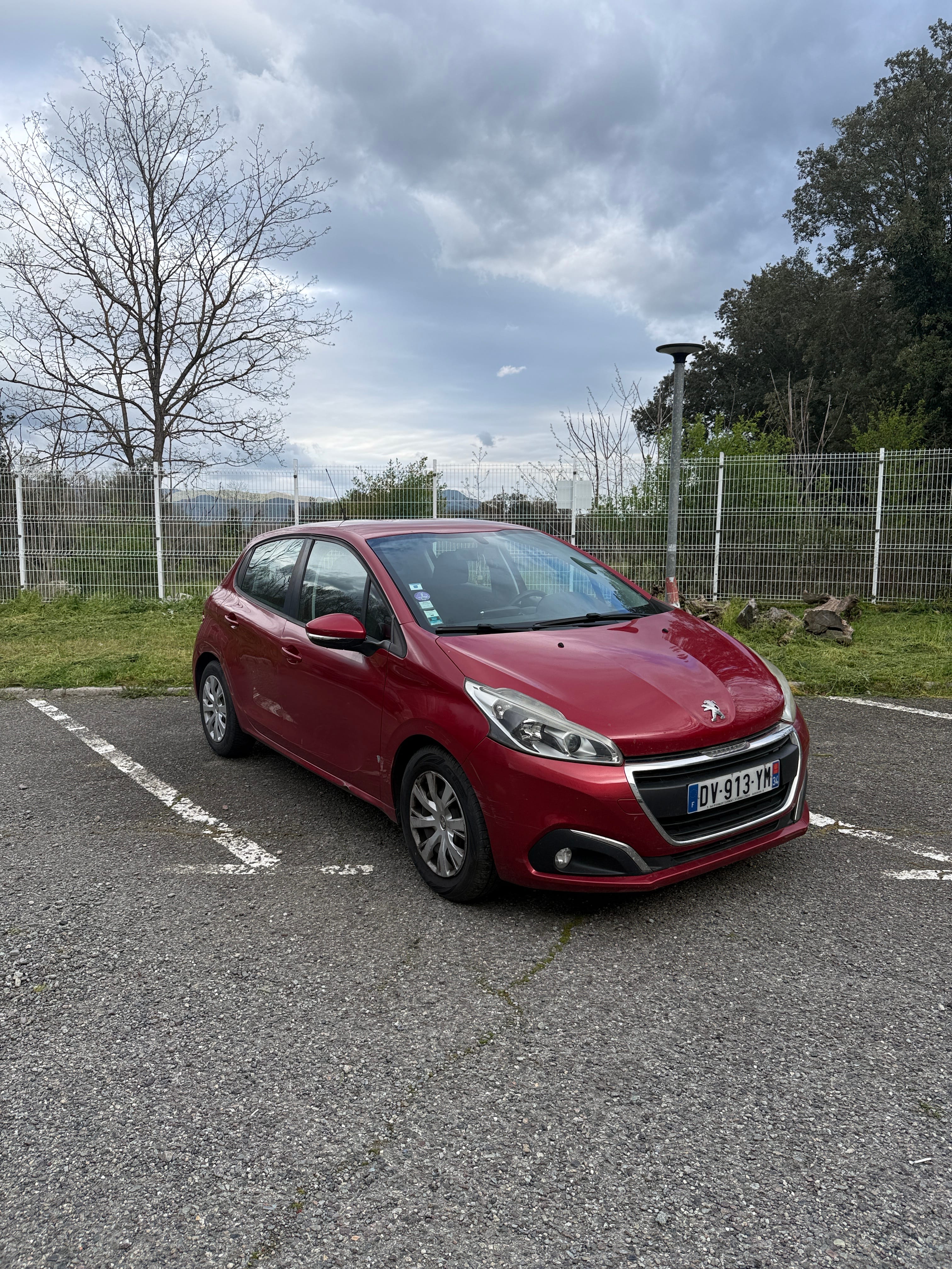 Peugeot 208, 2015, Essence 95