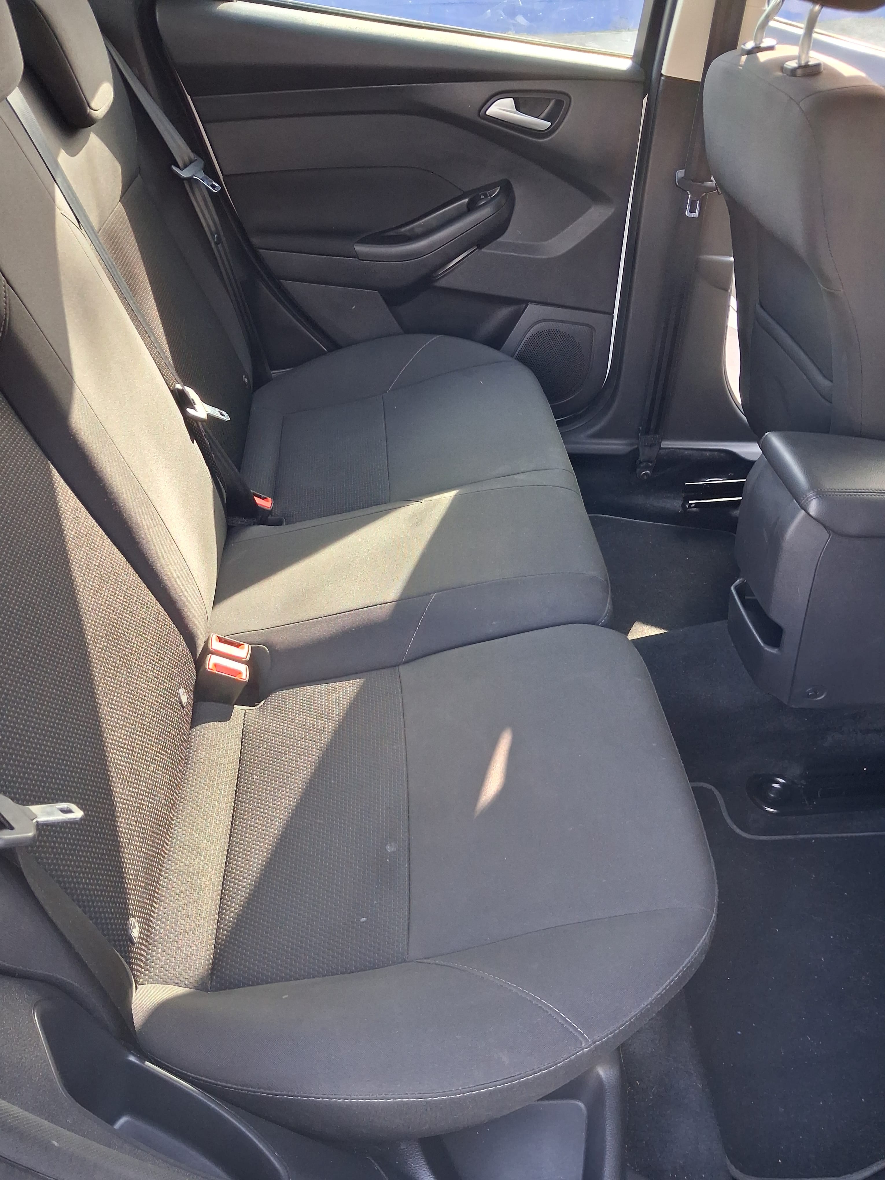 Ford Focus Turnier 1.0 EcoBoost mit Navigationsgerät