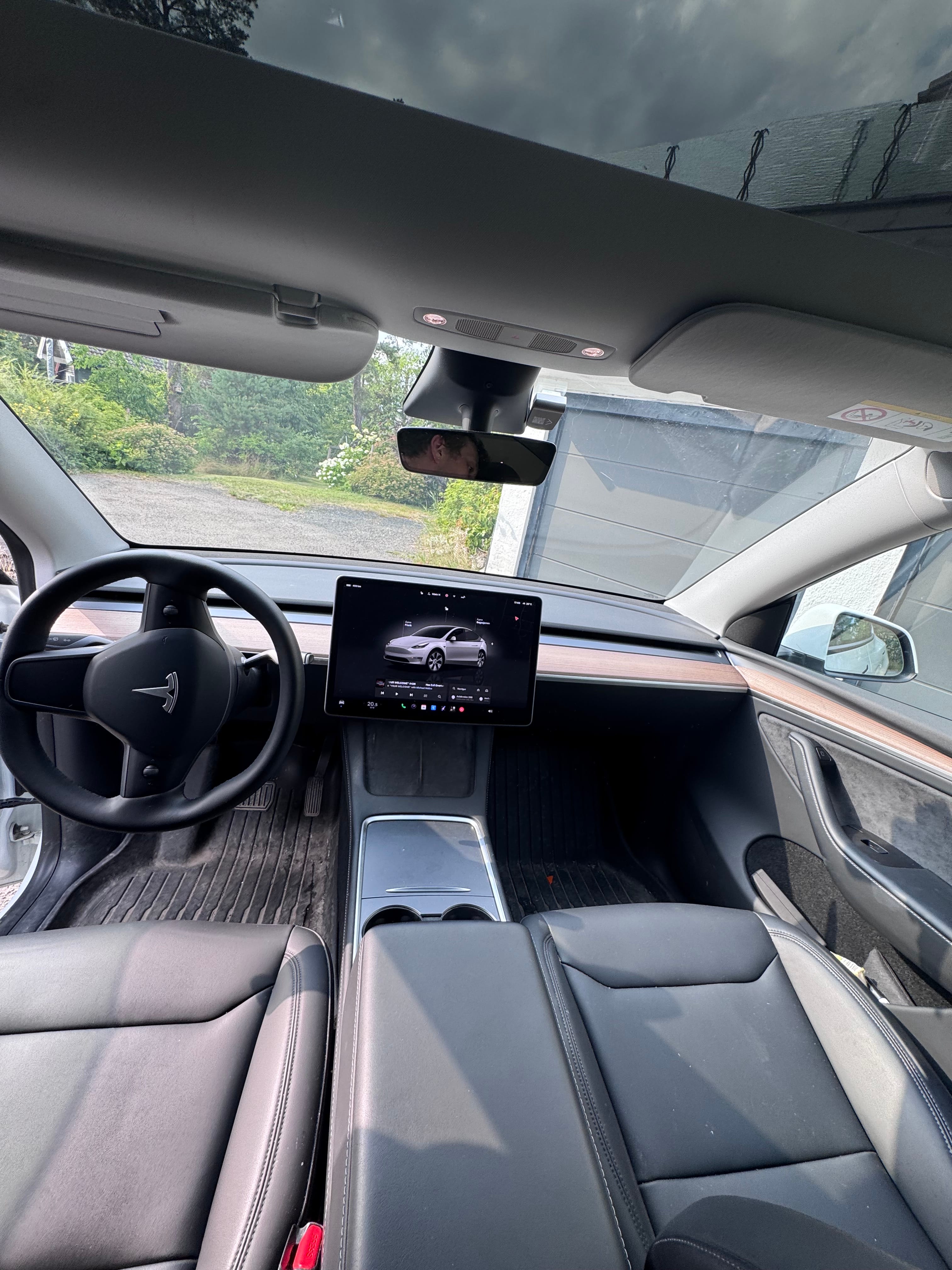 Tesla Model Y Long Range med GPS