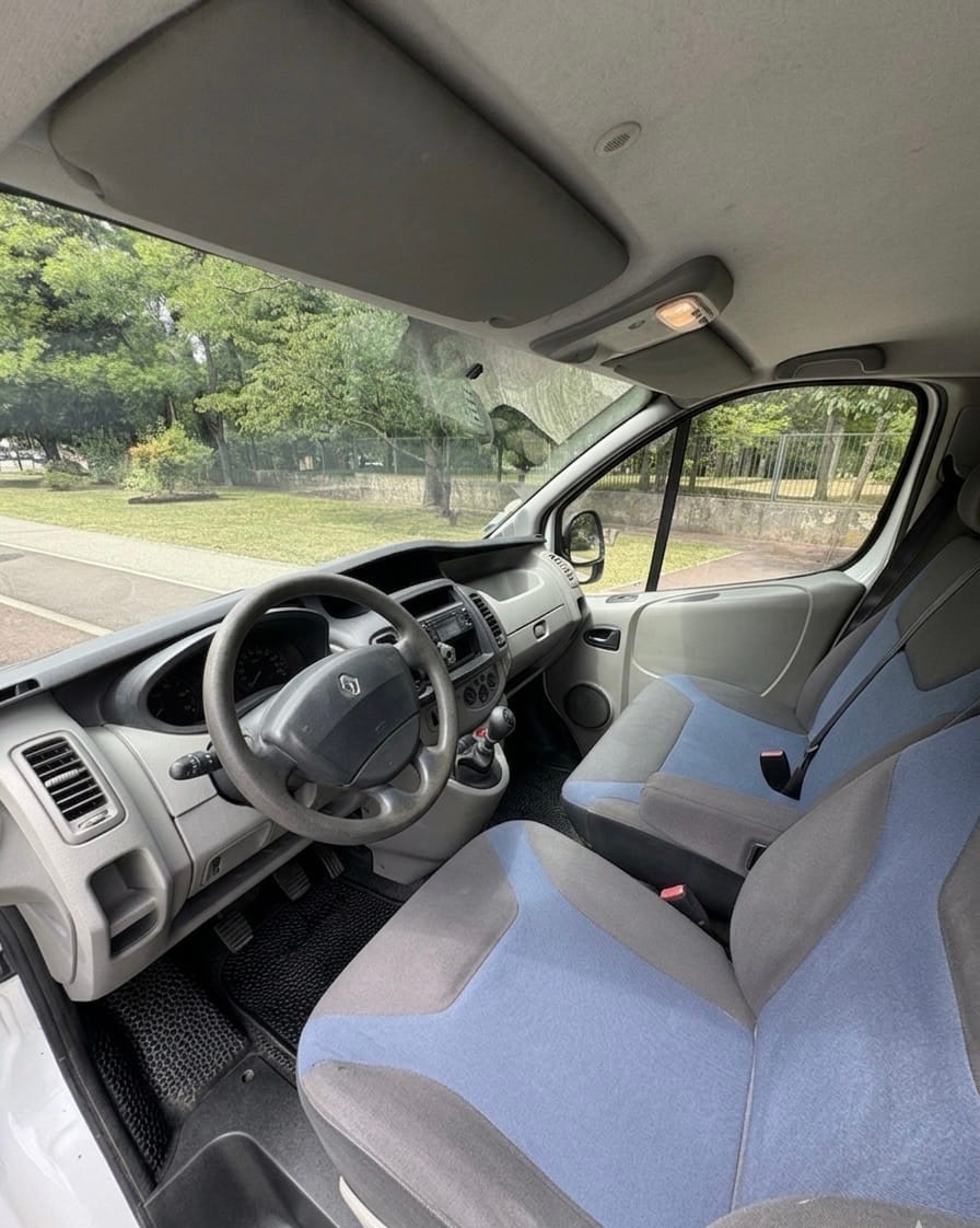 Renault Trafic avec Autoradio