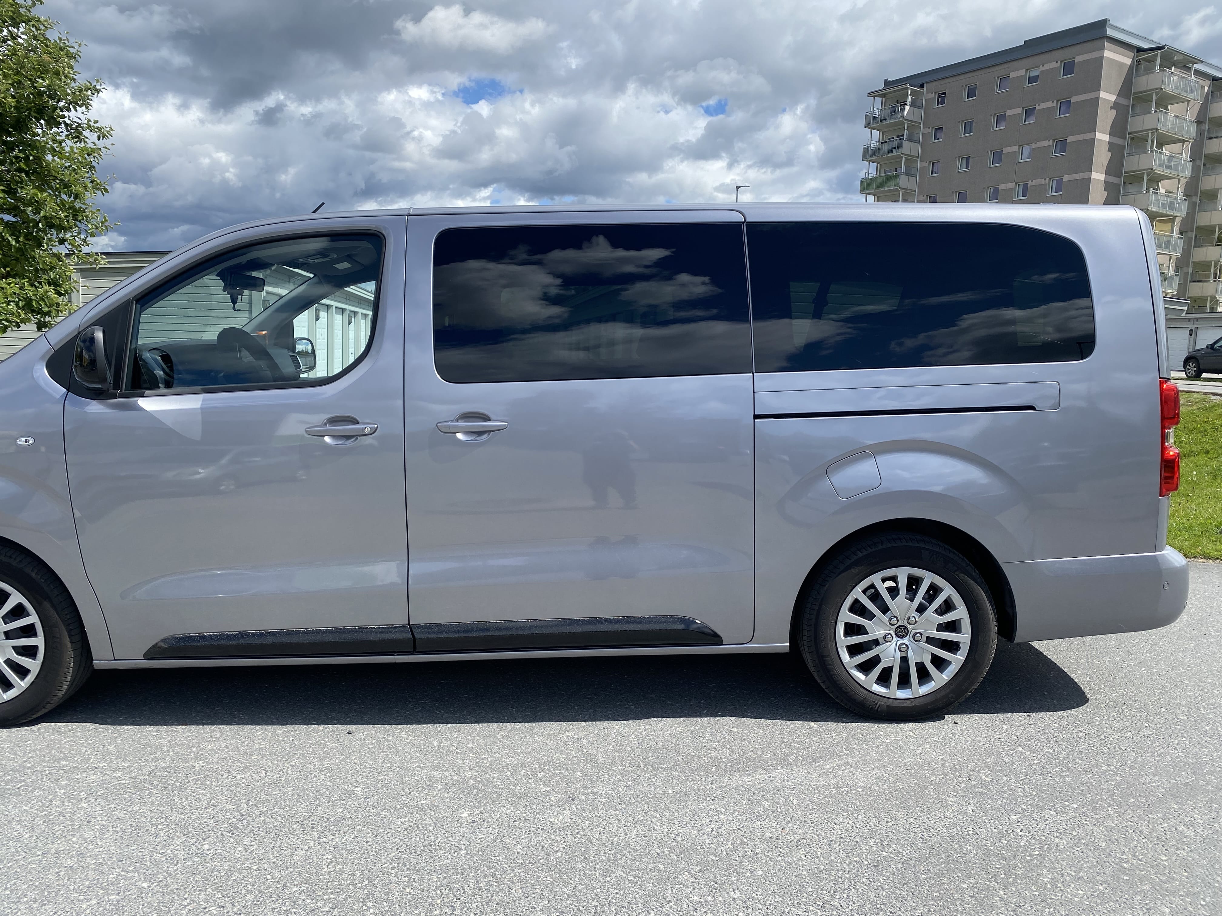 Peugeot E-Traveller med Aircondition