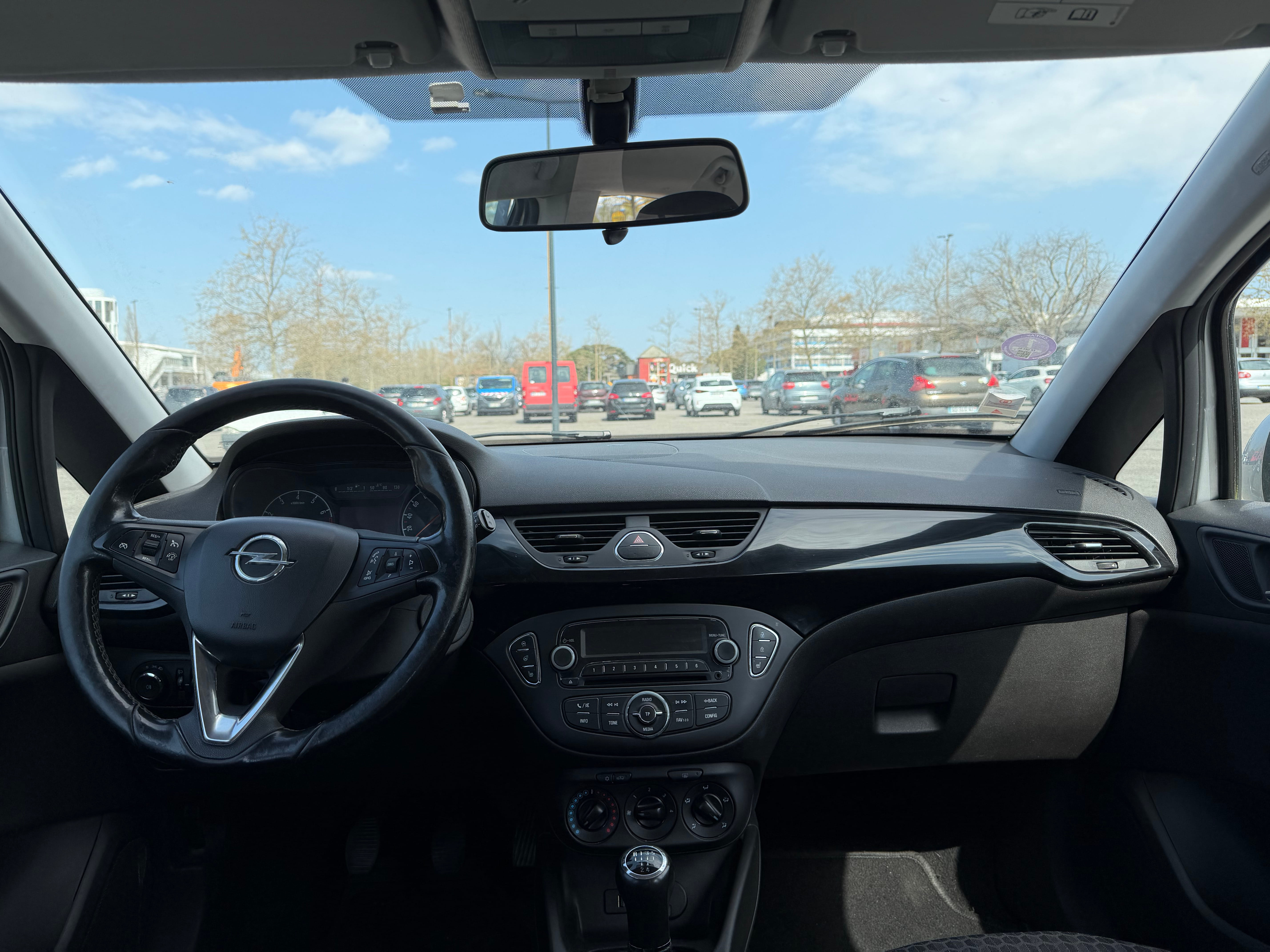 Opel Corsa avec Siège bébé