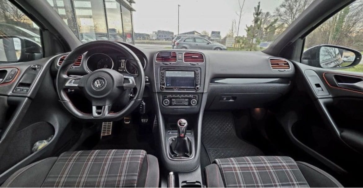 Volkswagen Golf avec GPS