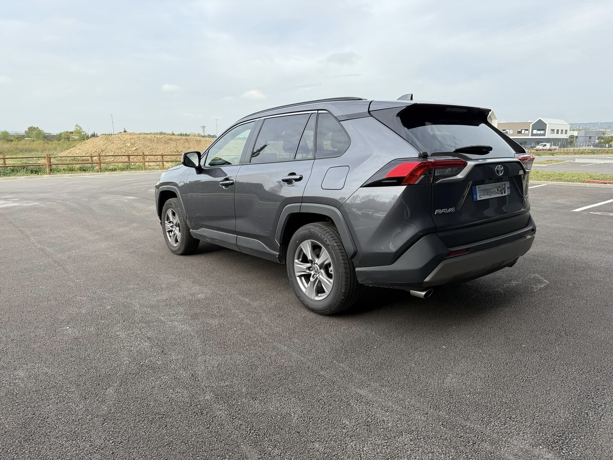 Toyota RAV4 DYNAMIC HYBRID 218CH BVA 2WD avec GPS