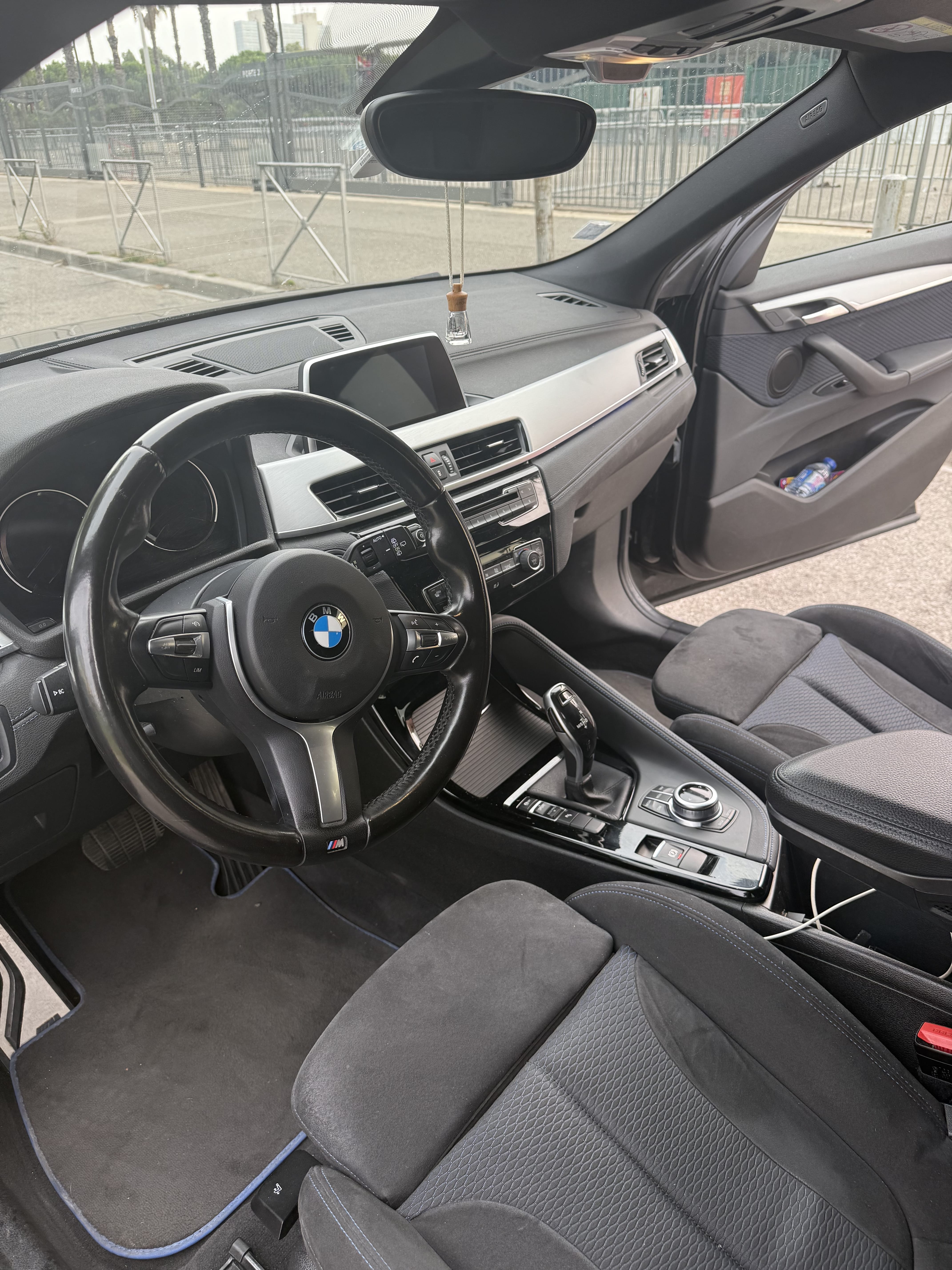 BMW X2 Sdrive28I avec GPS