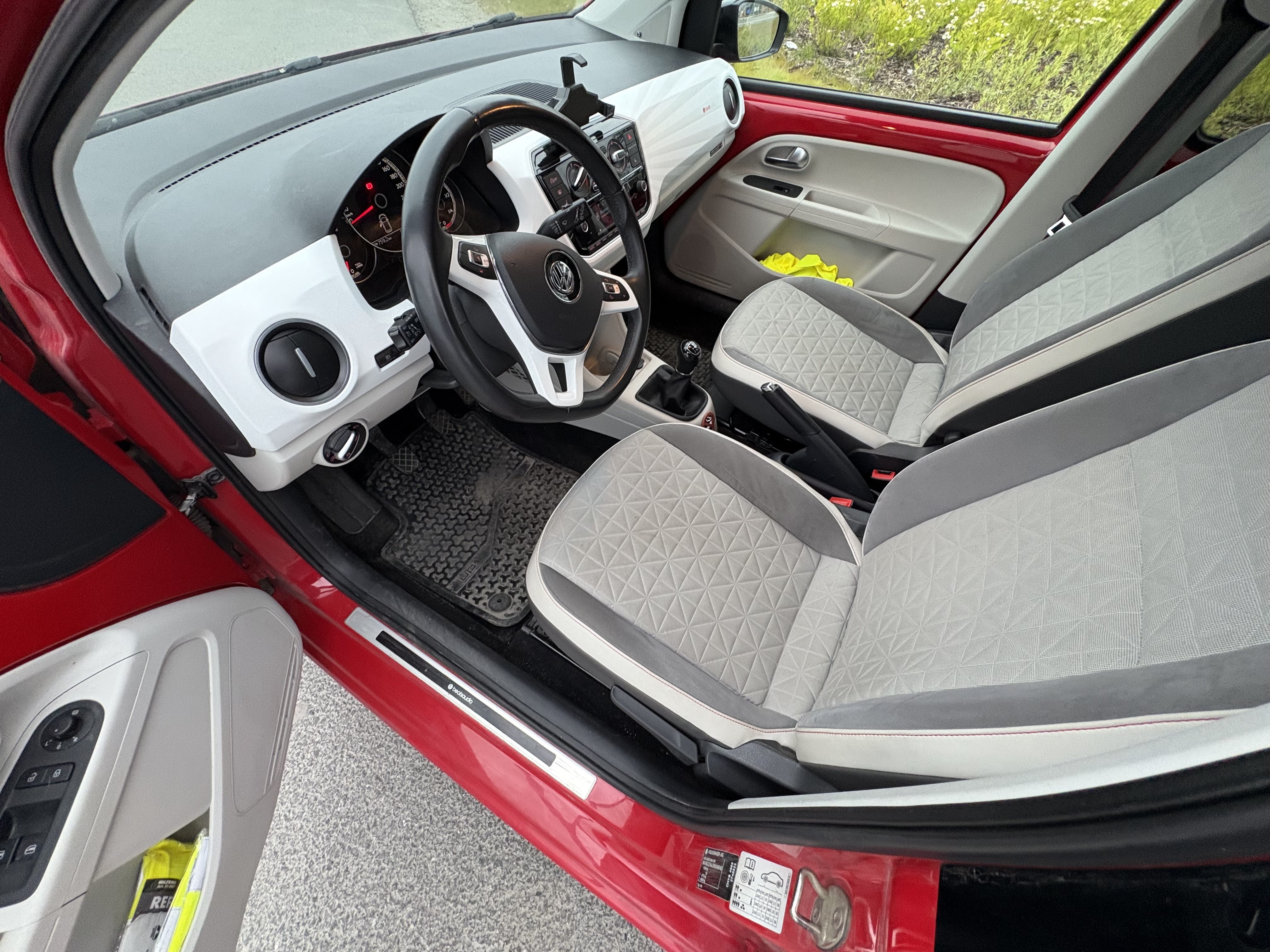 Volkswagen Up! Beats audio| spiked winter tires with Ski racks