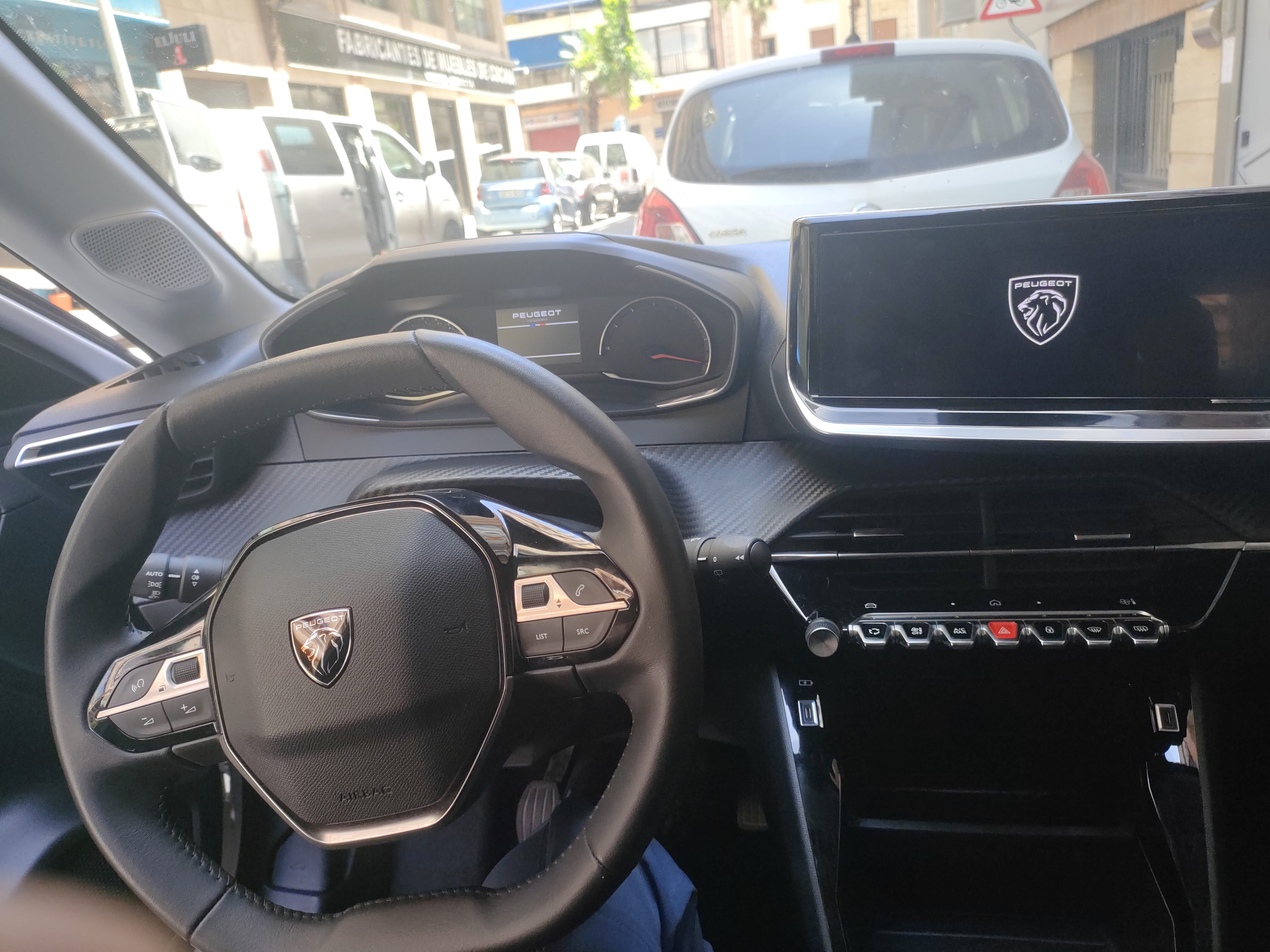 Peugeot 208 mit Rückfahrkamera