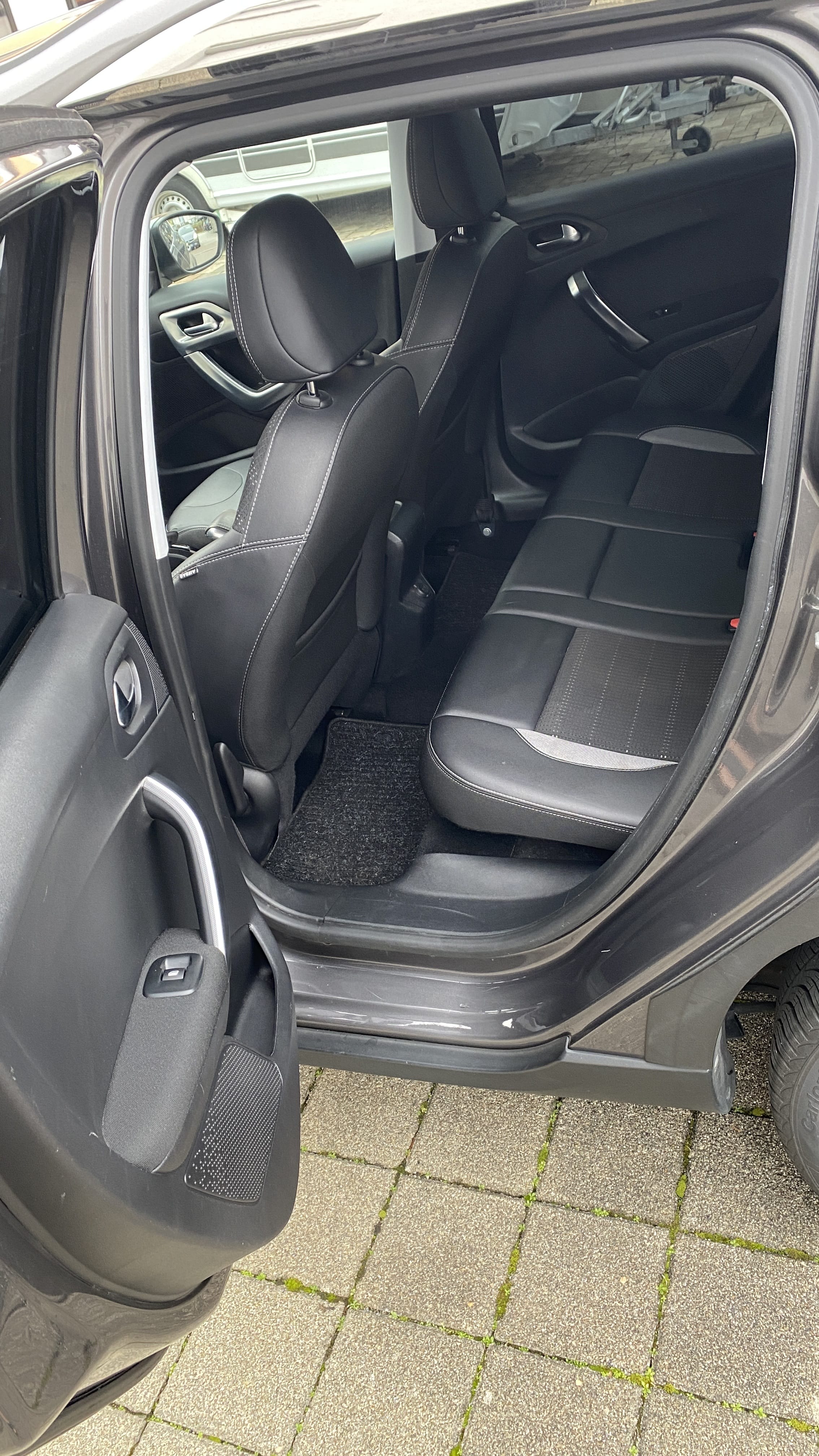 Peugeot 2008 mit Audio-/iPod-Zugang