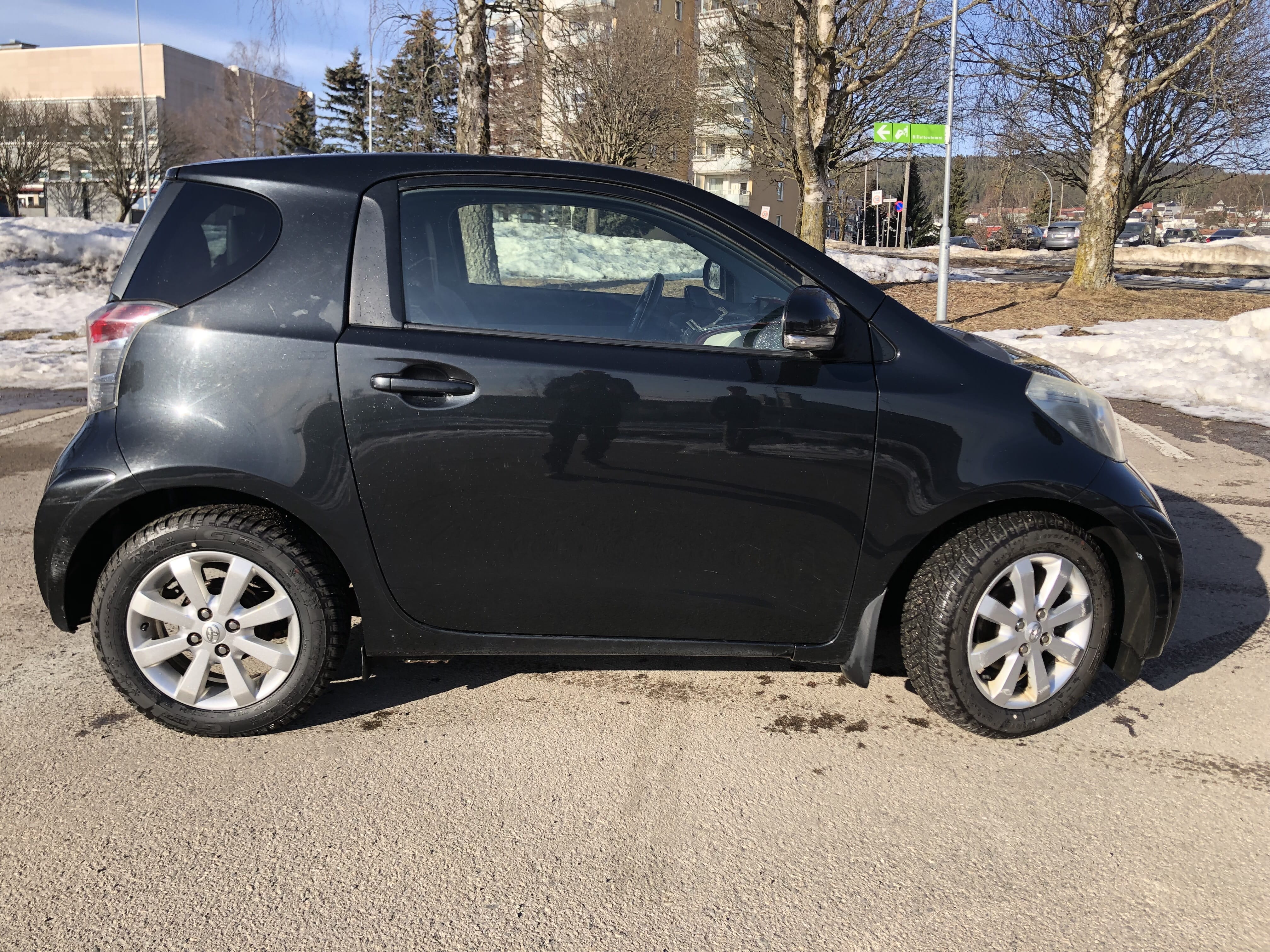 Toyota Iq with Air conditioning