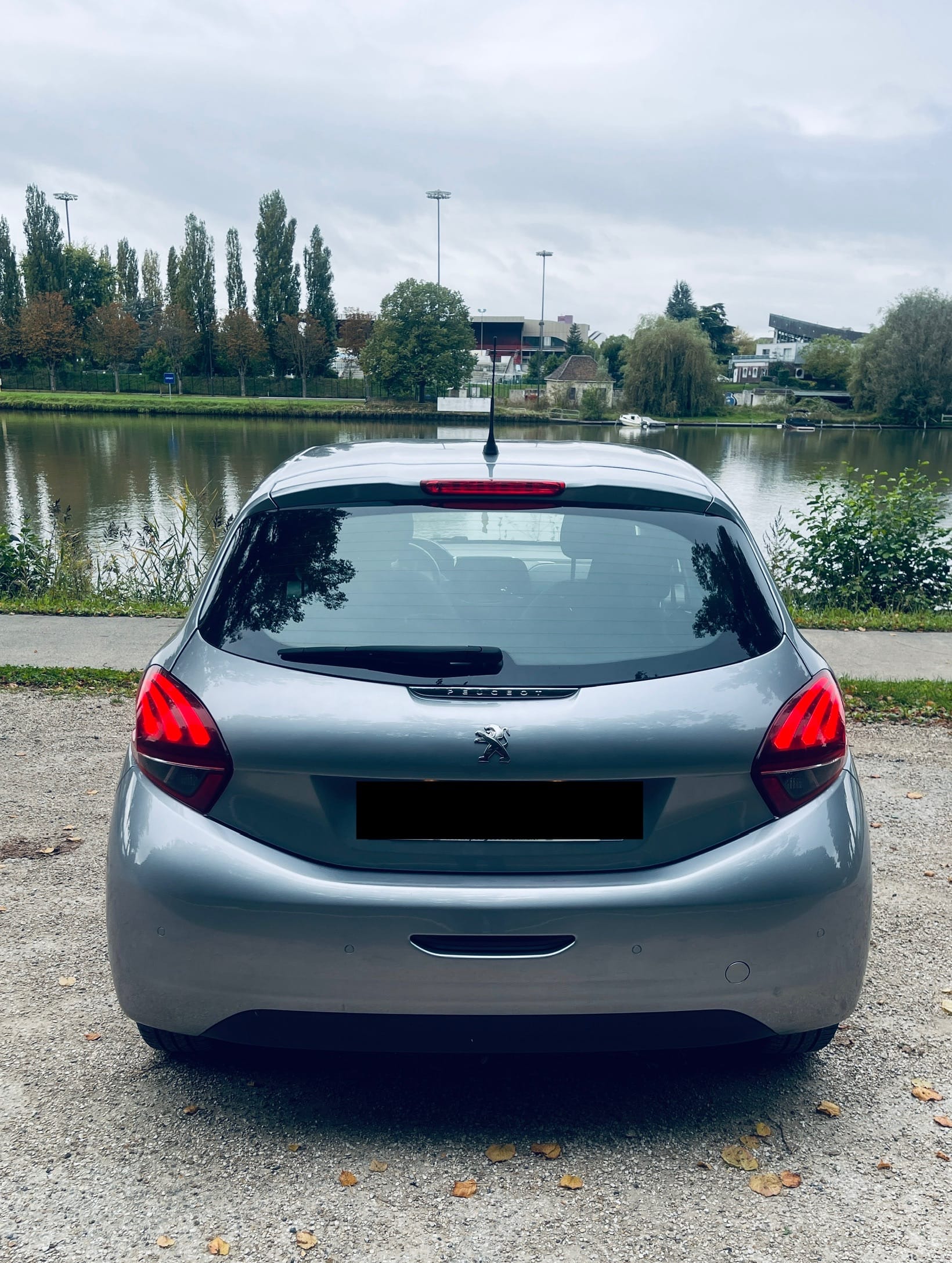 Peugeot 208 1.5 HDI avec Apple CarPlay