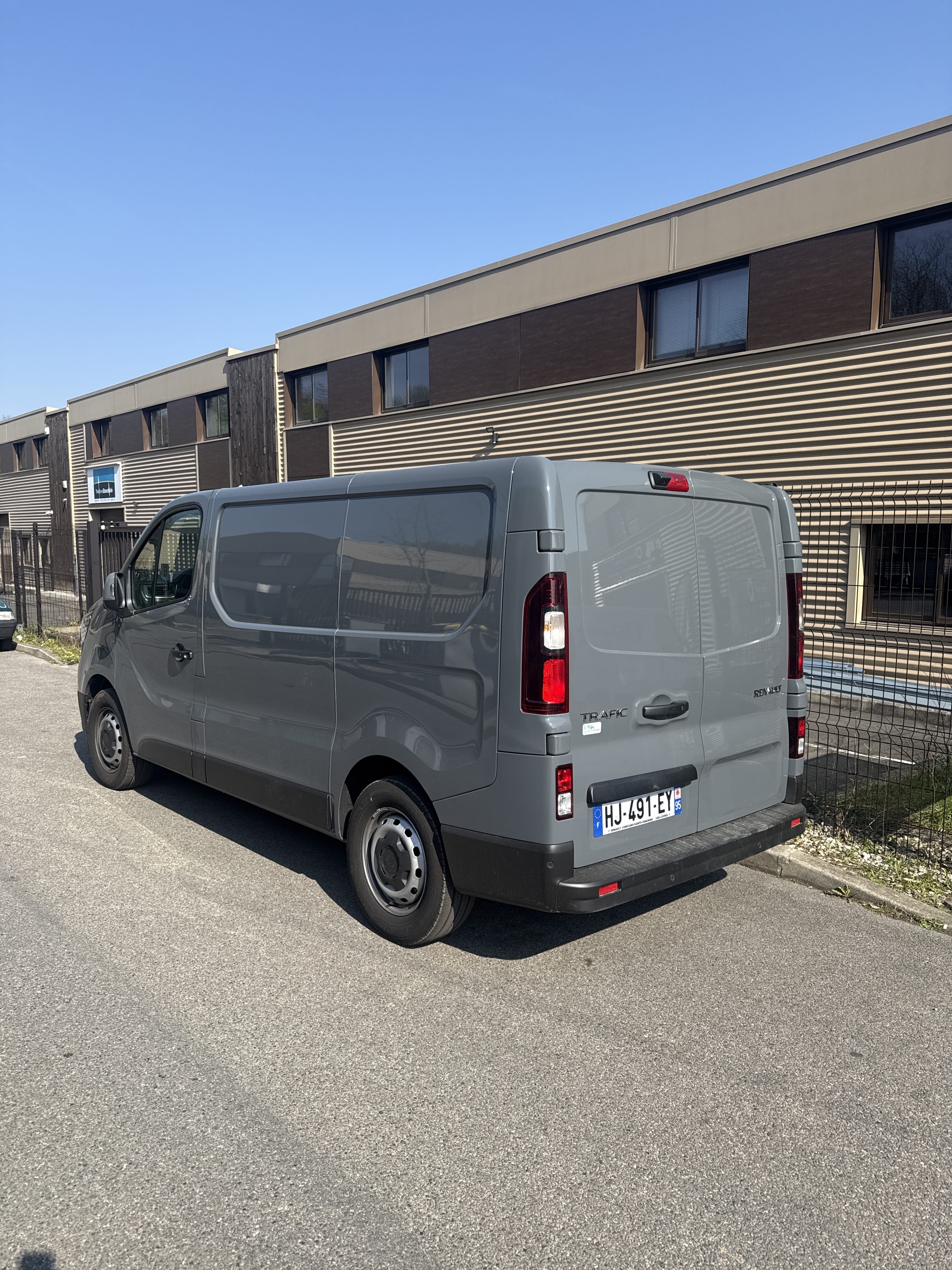 Renault Trafic 2.0L 150 chvx avec Caméra de recul