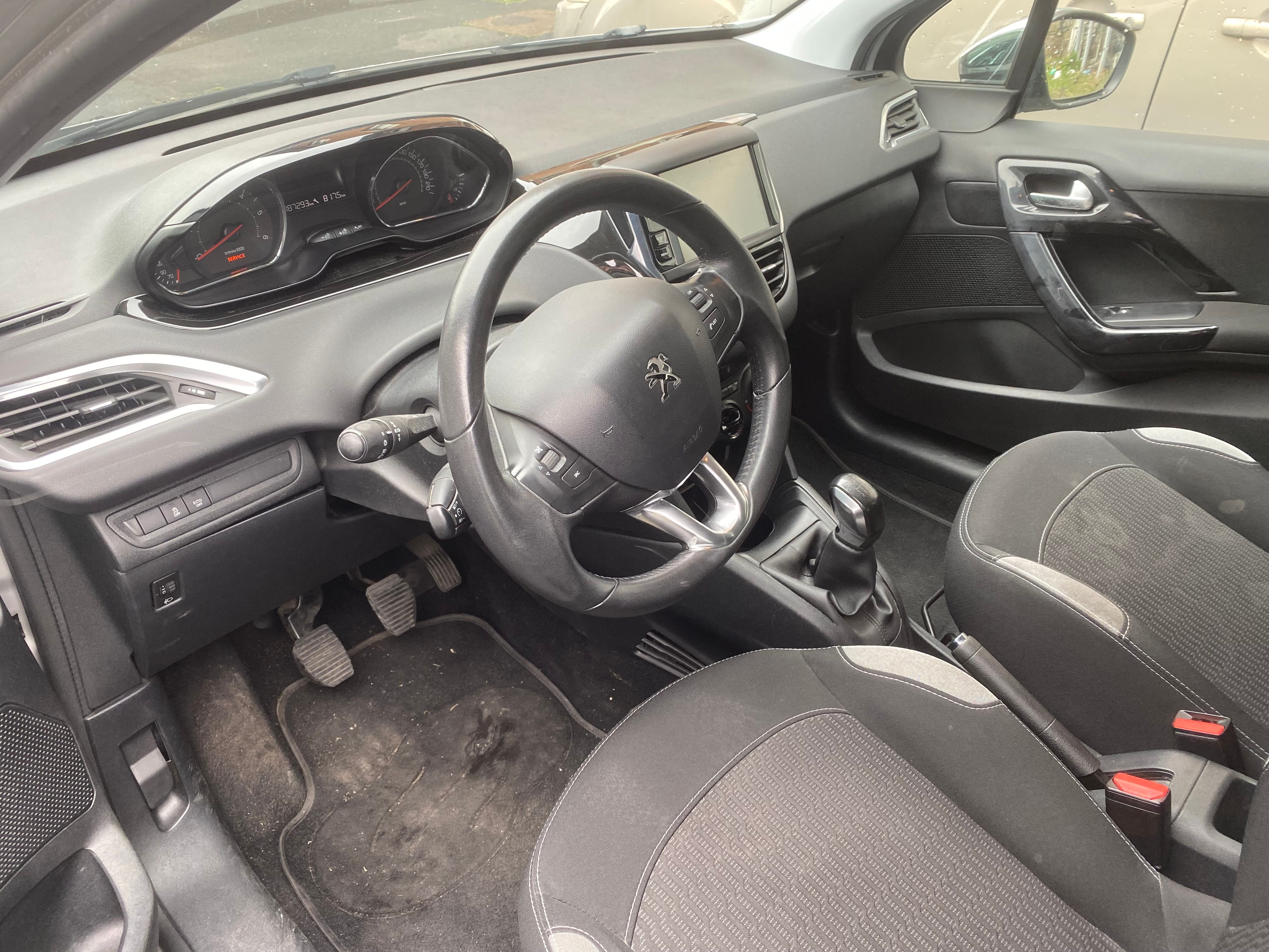 Peugeot 208 avec Caméra de recul