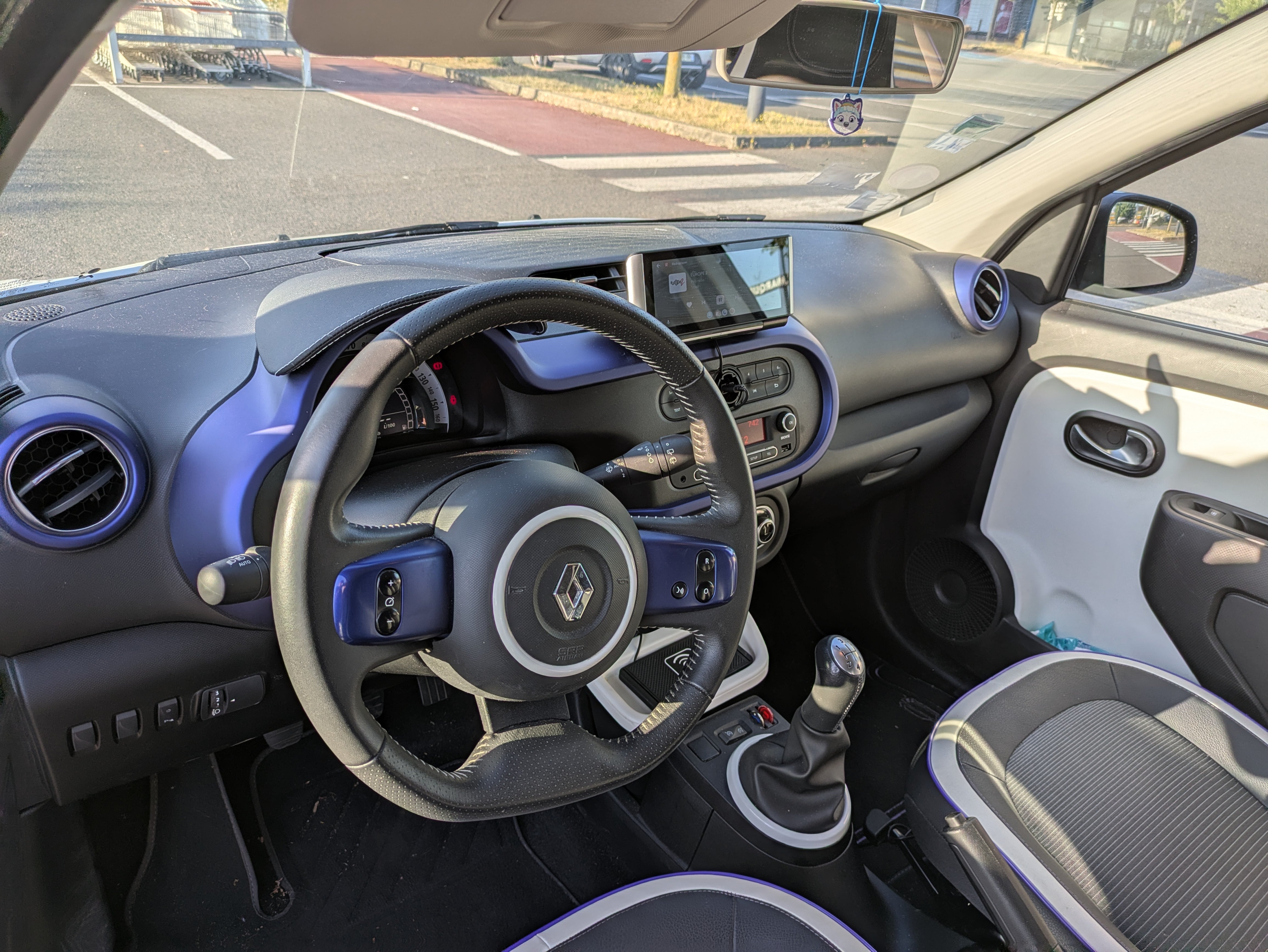 Renault Twingo III 1.0 SCE finition Cosmic avec Régulateur de vitesse