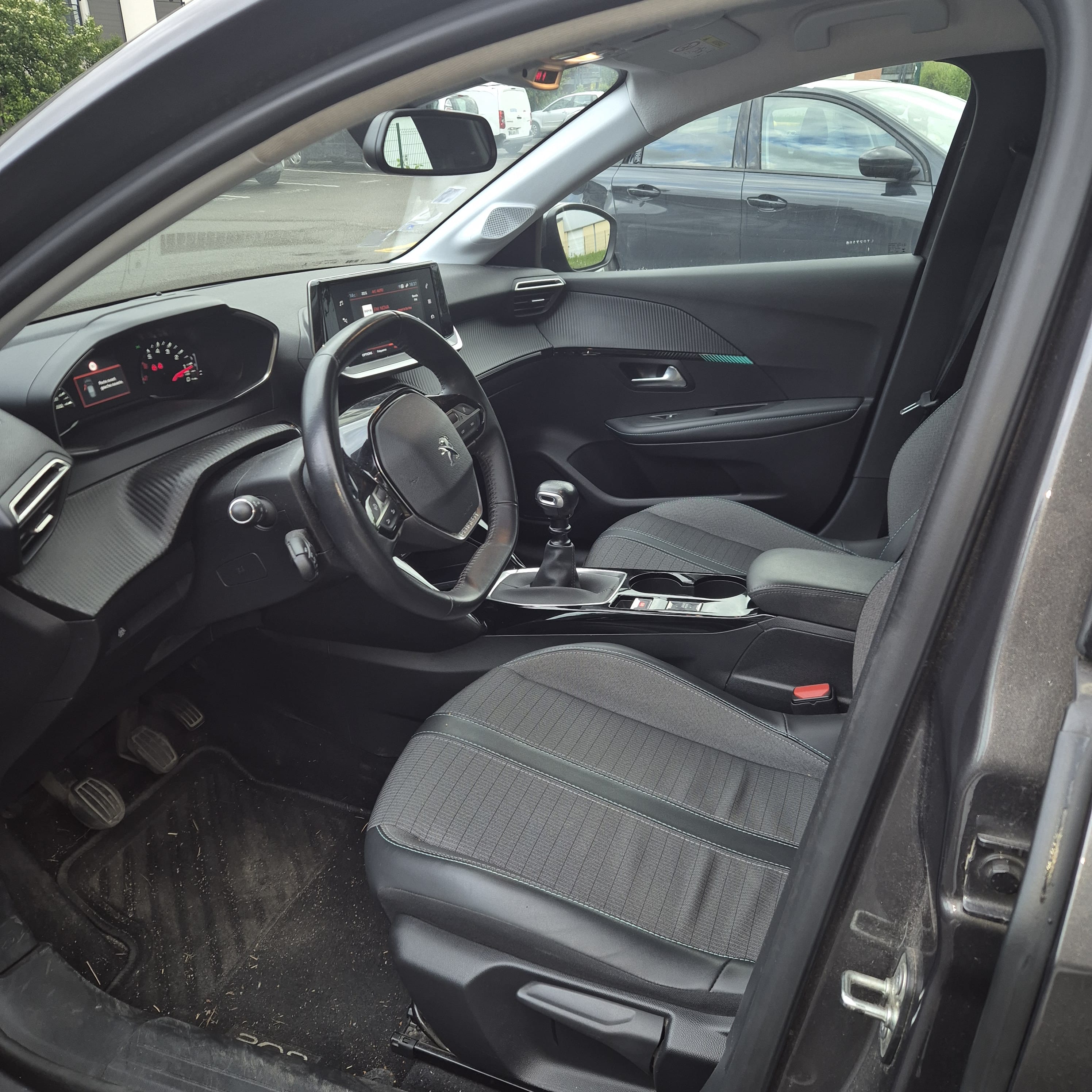 Peugeot 208 avec GPS