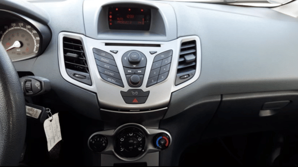 Ford Fiesta avec Entrée audio / iPod