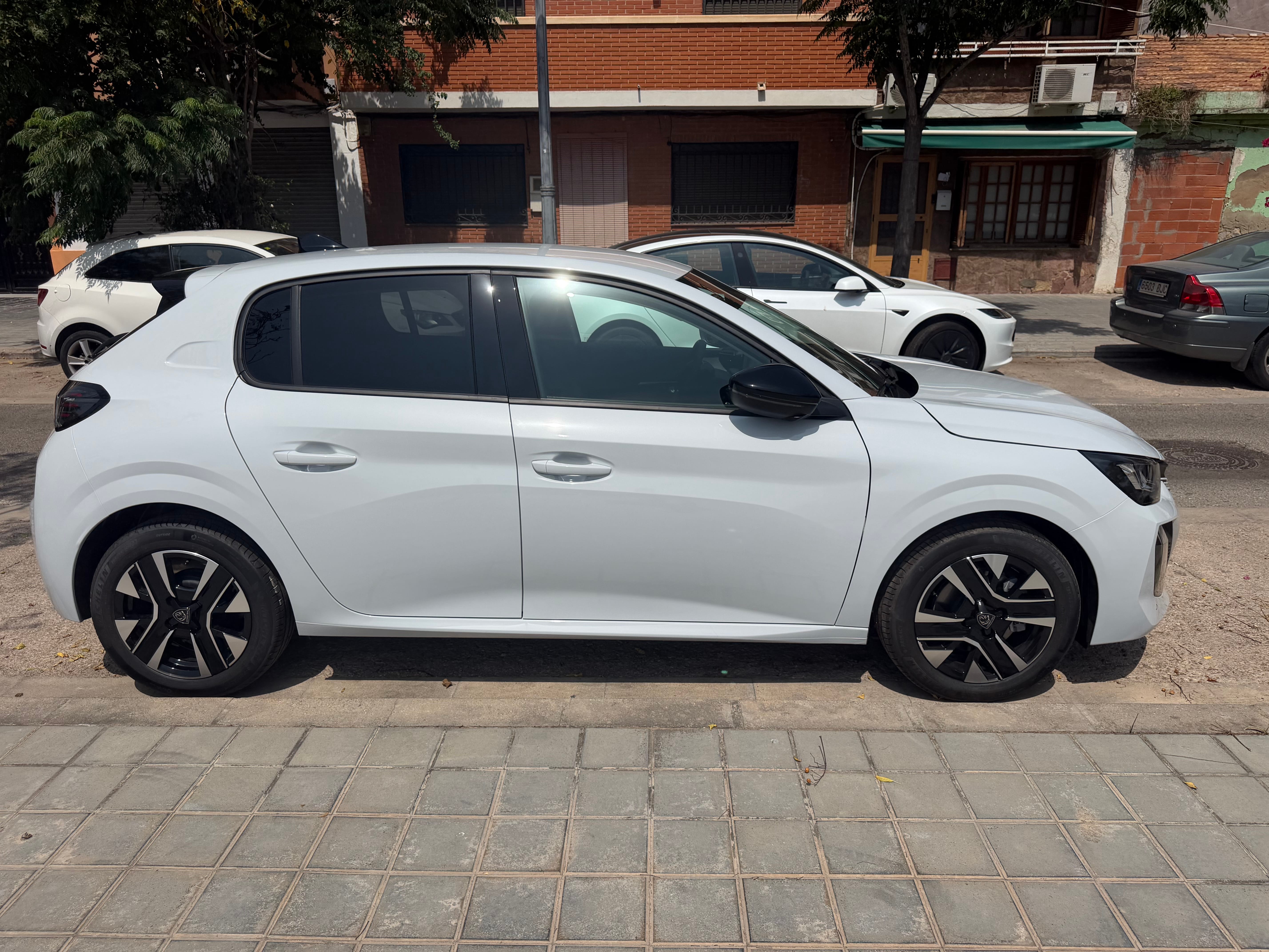 Peugeot 208 Break avec Climatisation