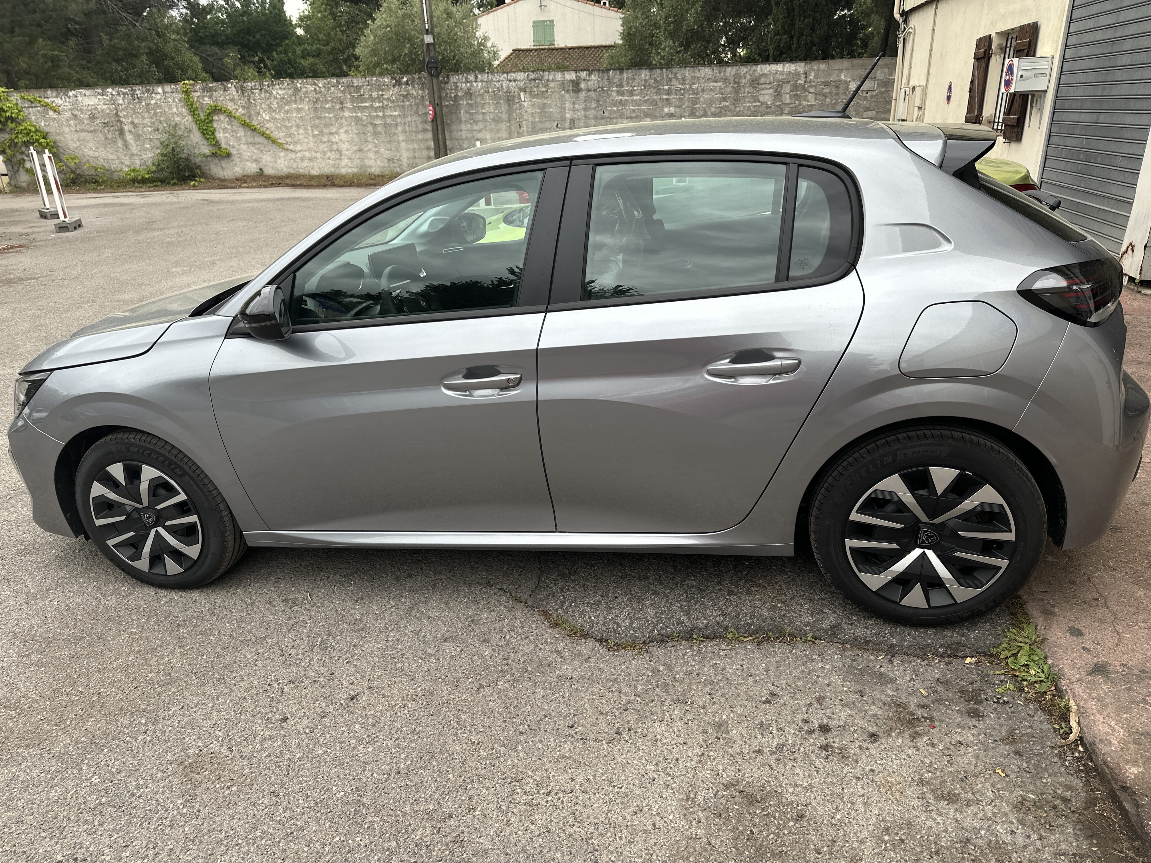 Peugeot 208 avec Climatisation