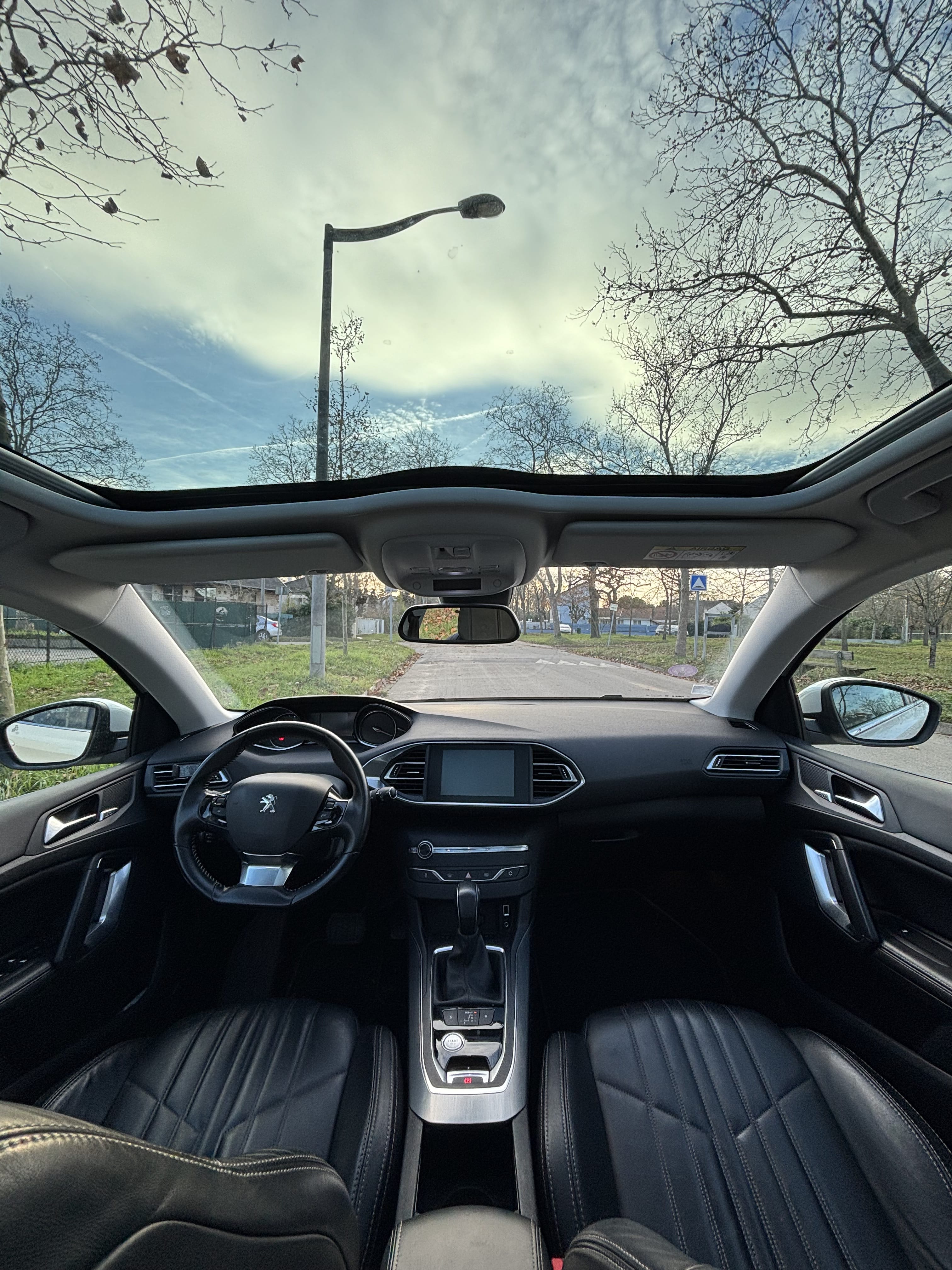 Peugeot 308 avec GPS