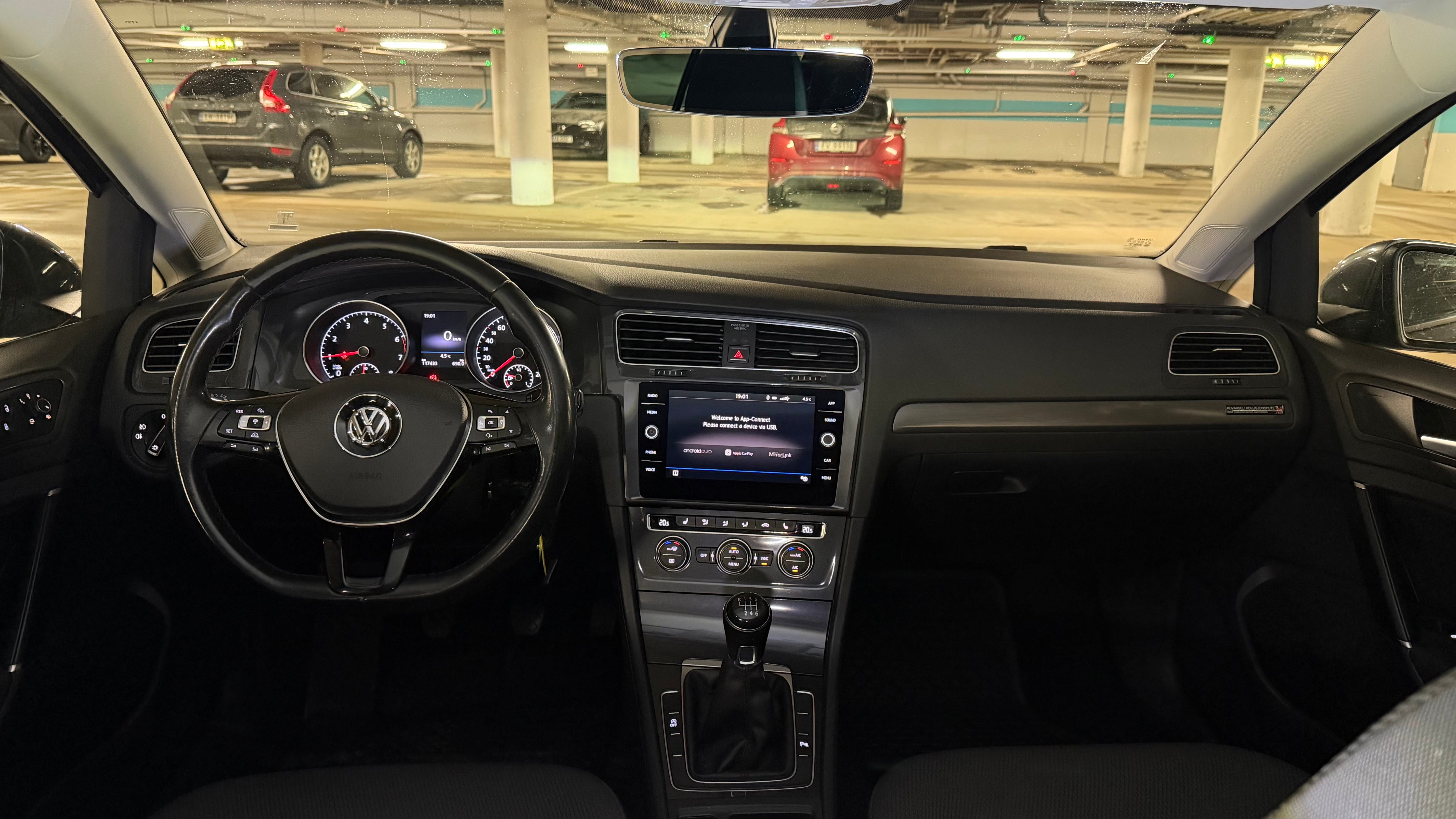 Volkswagen Golf Kombi med Bluetooth audio