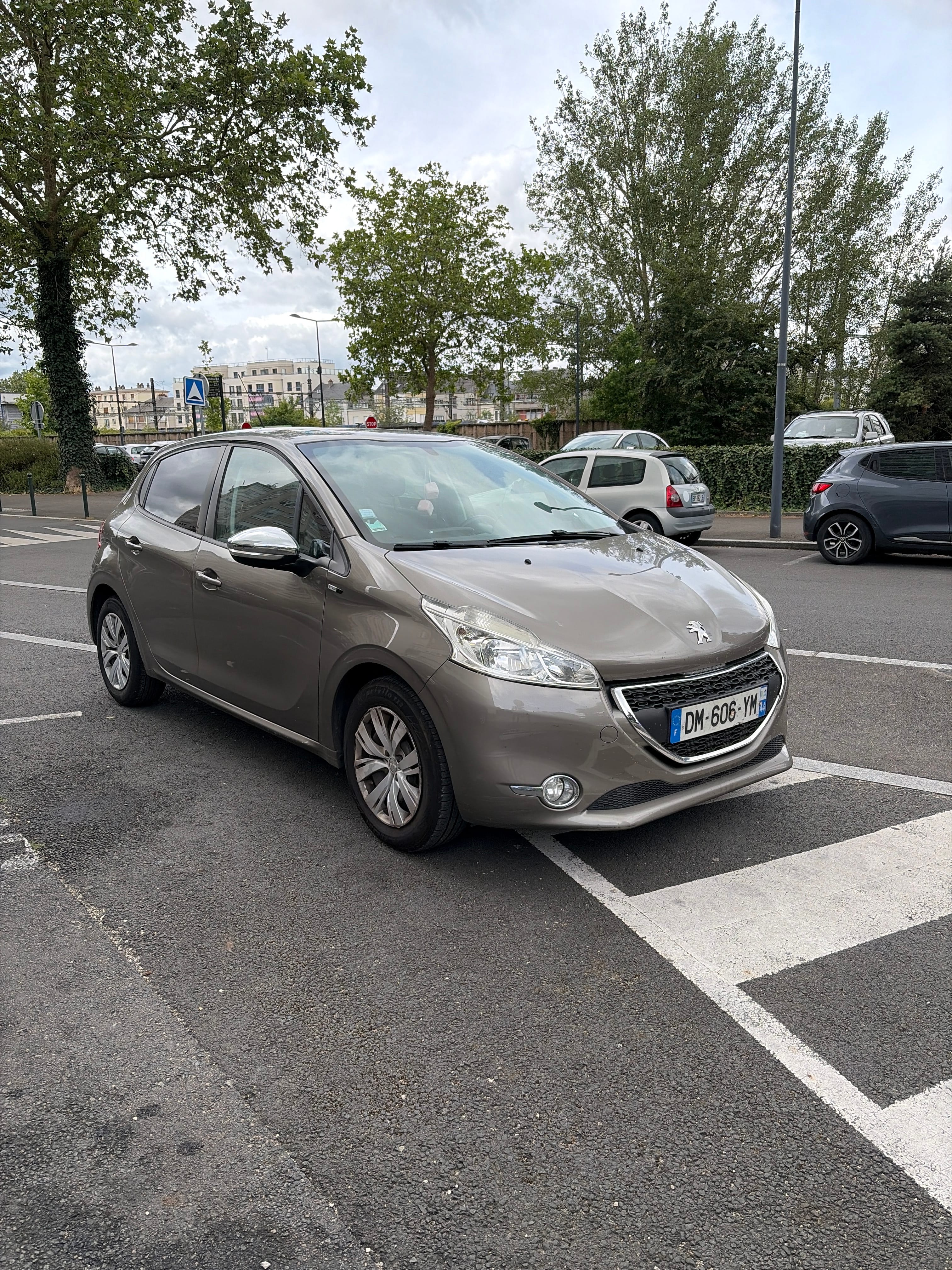Peugeot 208, 2014, Essence 98