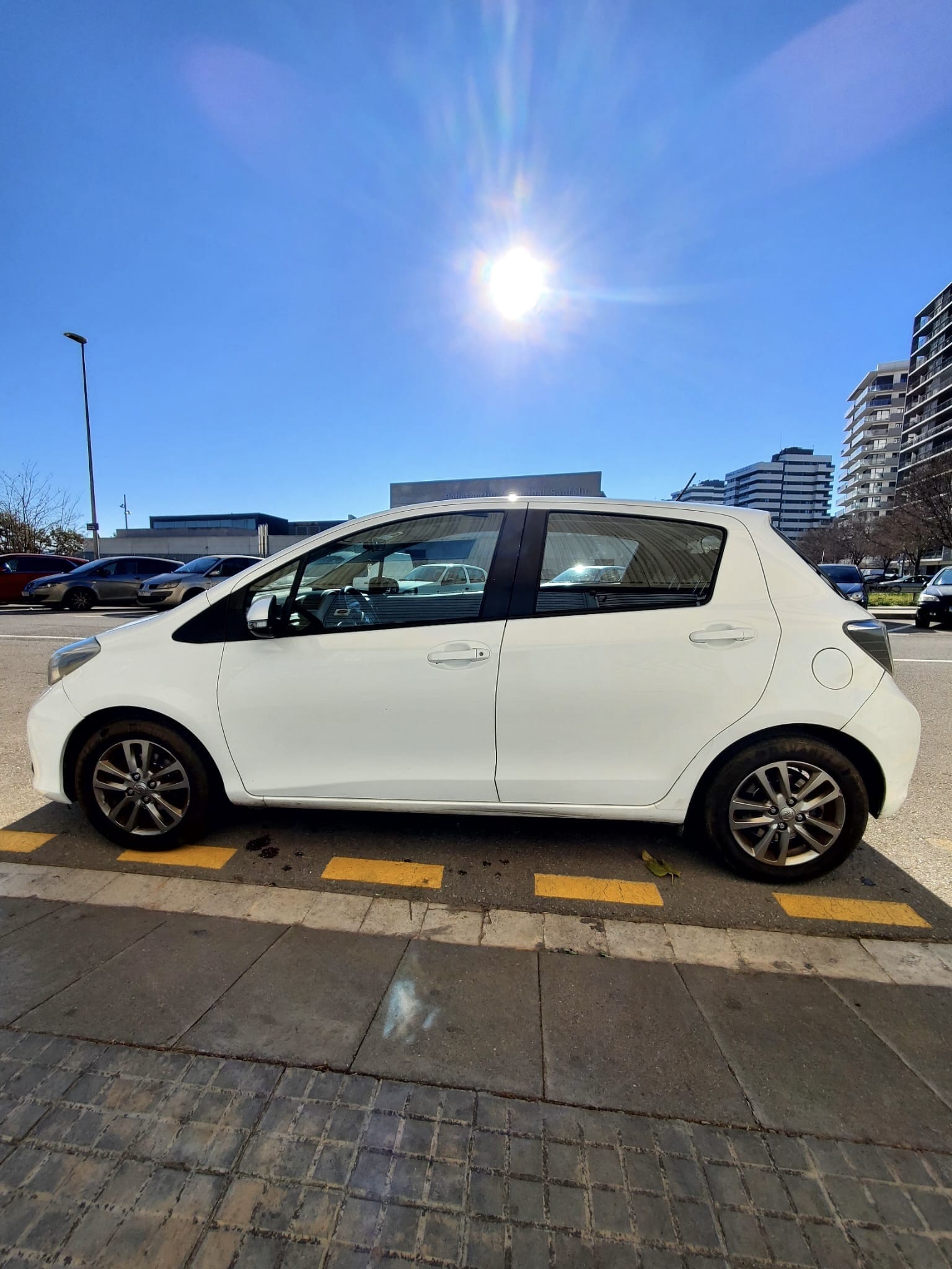 Toyota Yaris 1,0 VVT-i ACTIVE con Aire acondicionado