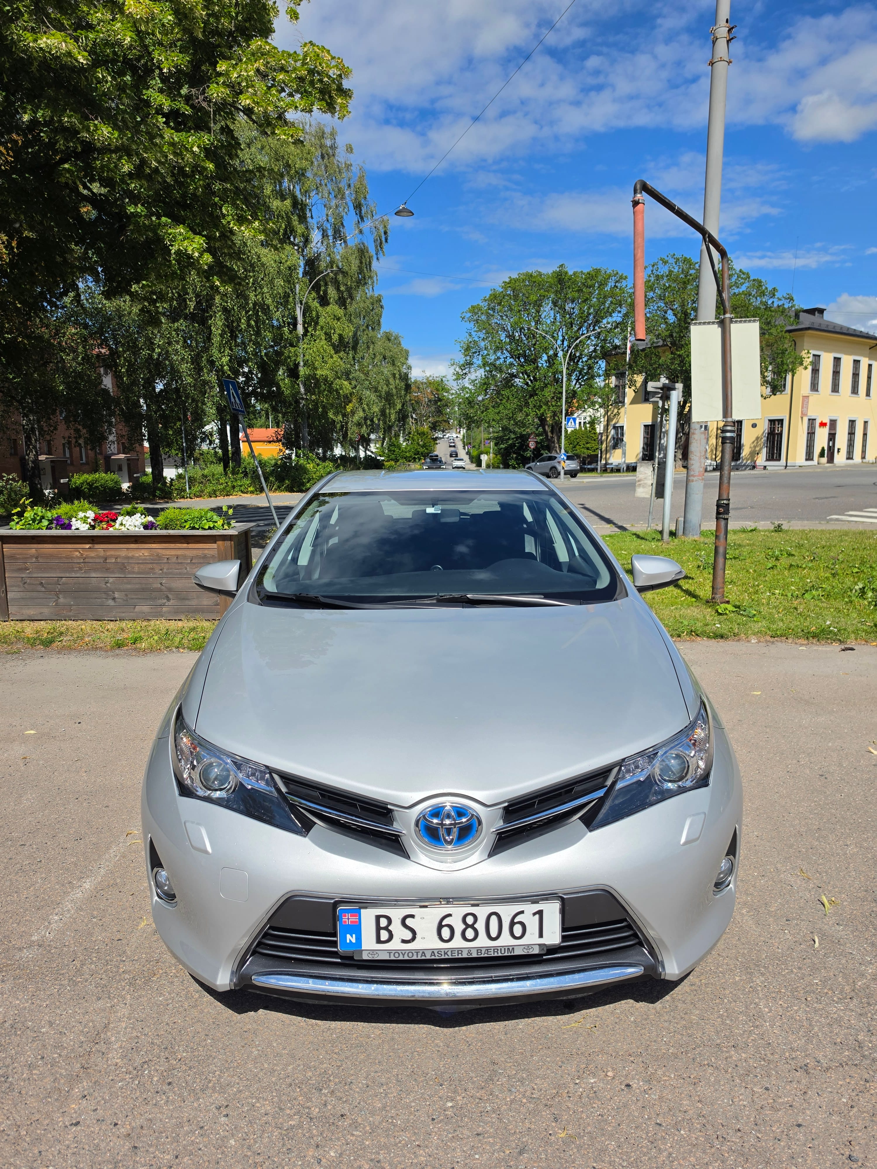 Toyota Auris Hybrid with Air conditioning