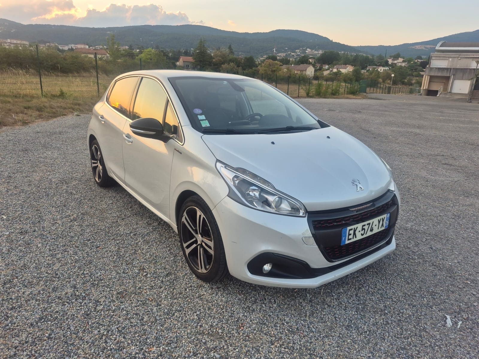 Peugeot 208, 2017, Essence 95