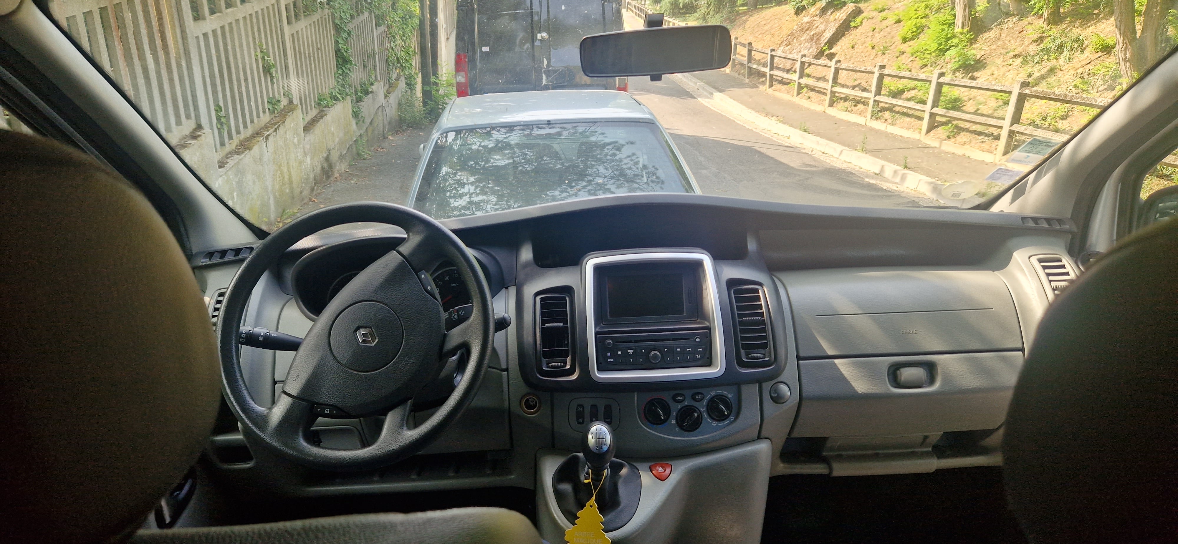 Renault Trafic Passenger 2l avec GPS