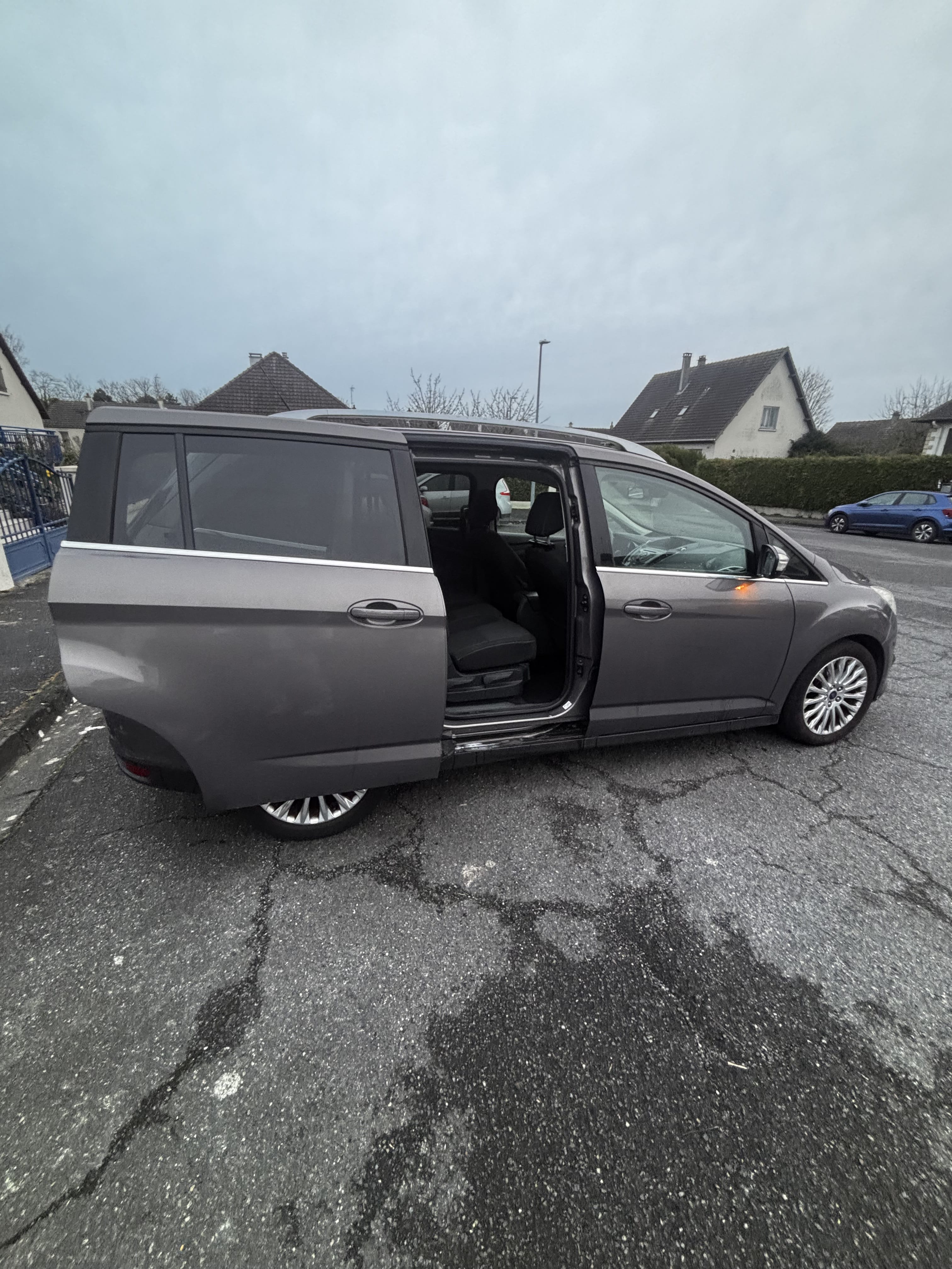 Ford Grand C-Max avec Climatisation
