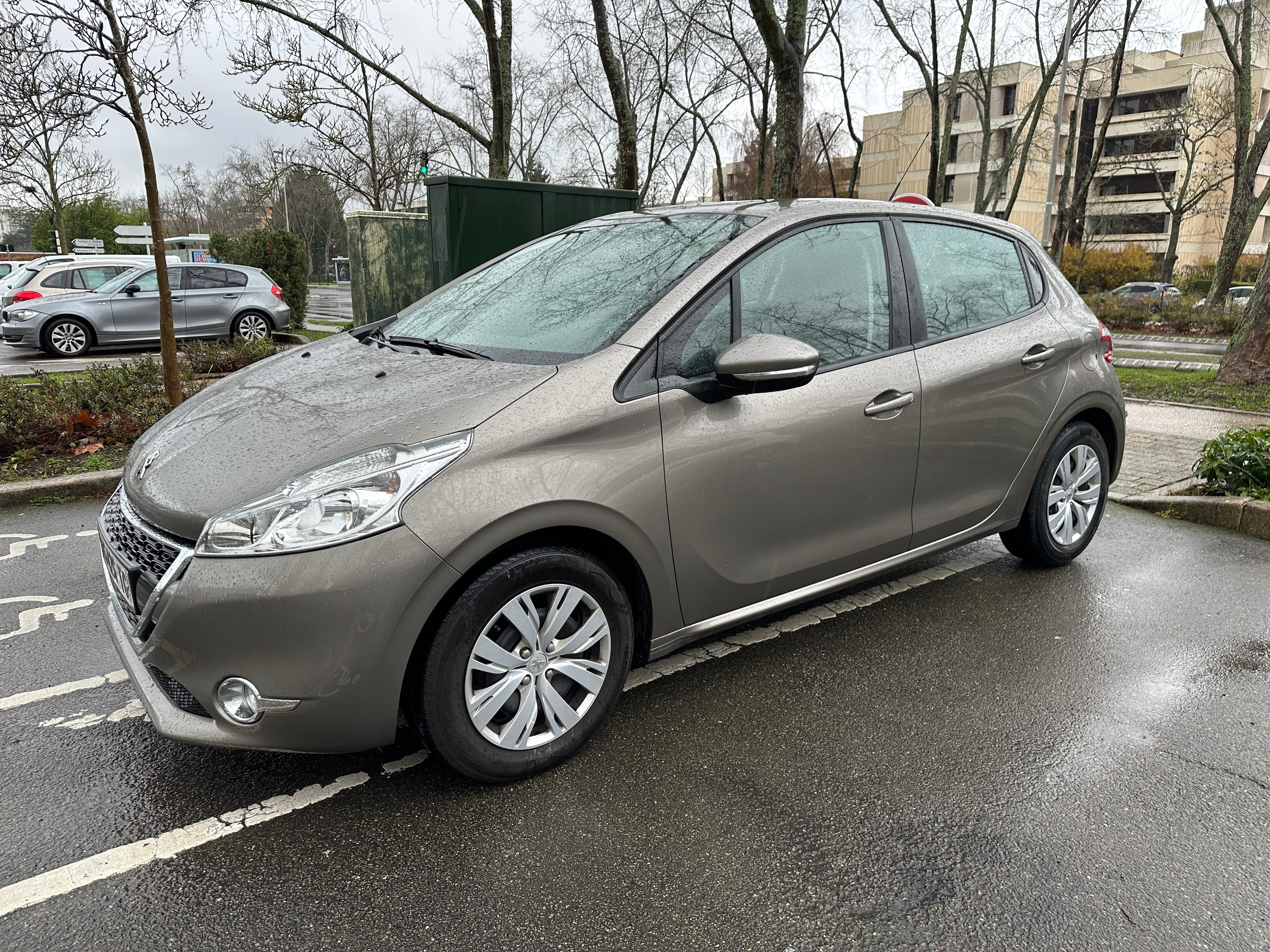Peugeot 208, 2015, Essence 95, automatique