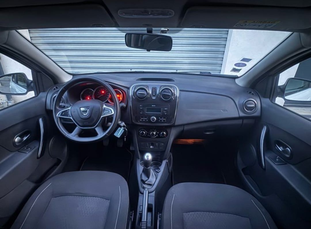 Dacia Sandero avec Entrée audio / iPod