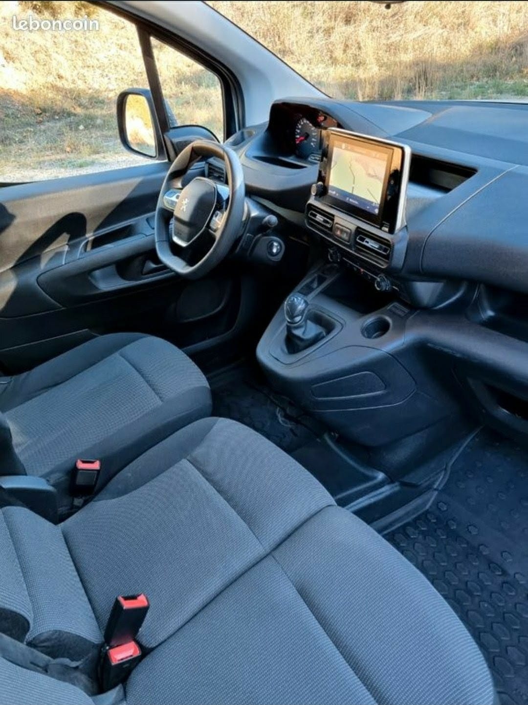 Peugeot Partner Fourgon avec GPS