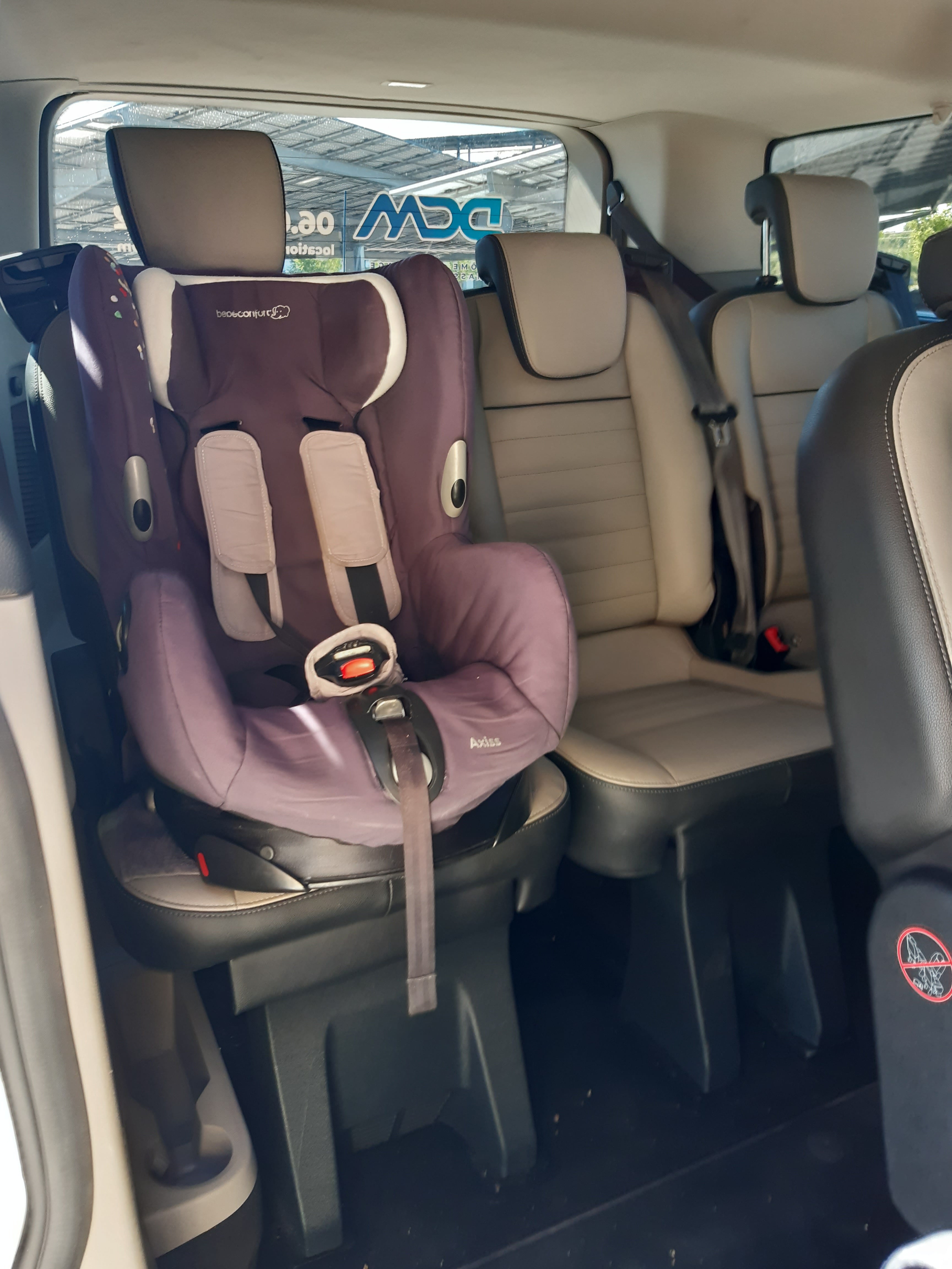 Ford Grand Tourneo avec Dashcam