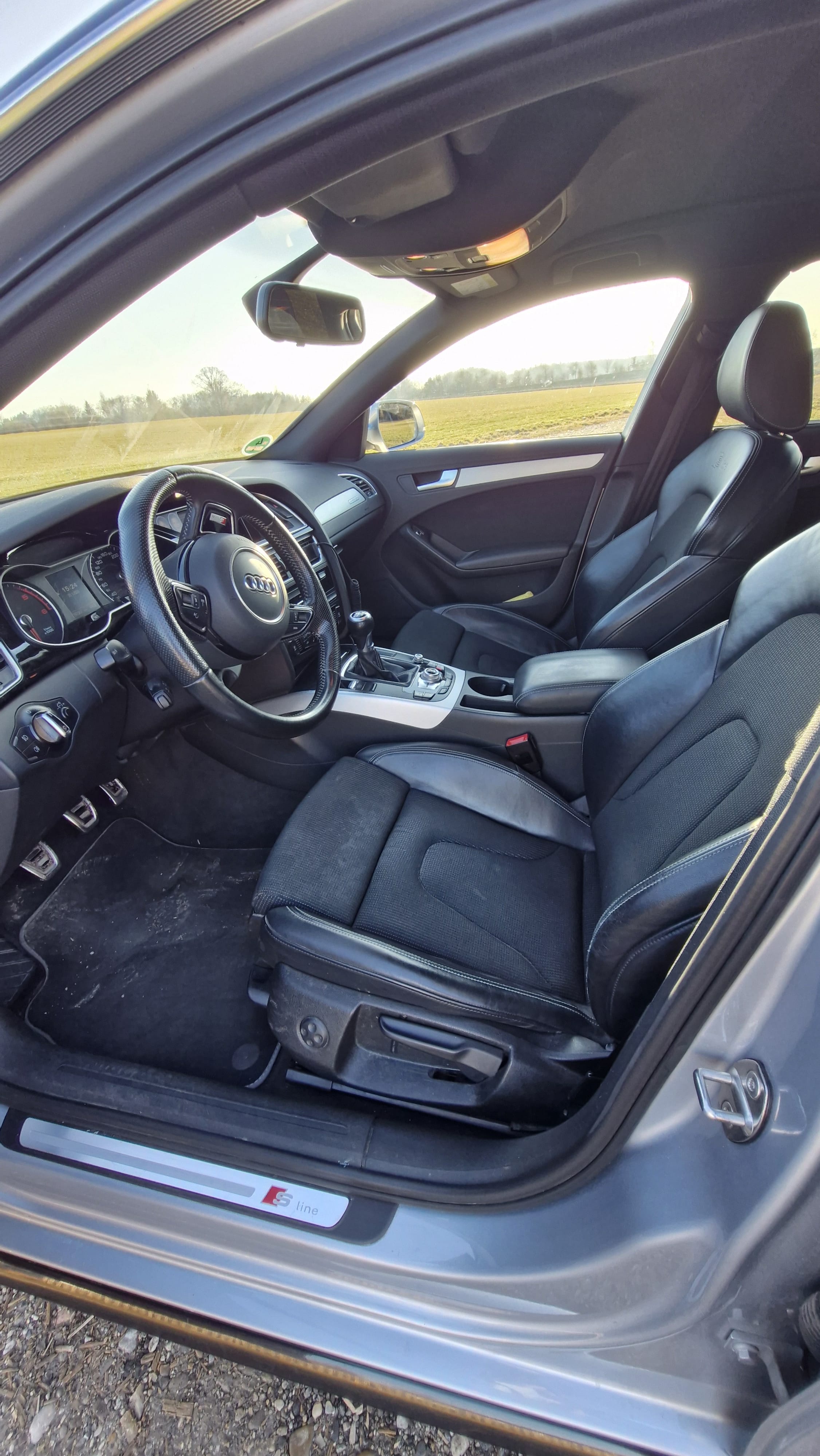 Audi A4 Avant quattro S-line with Cruise control