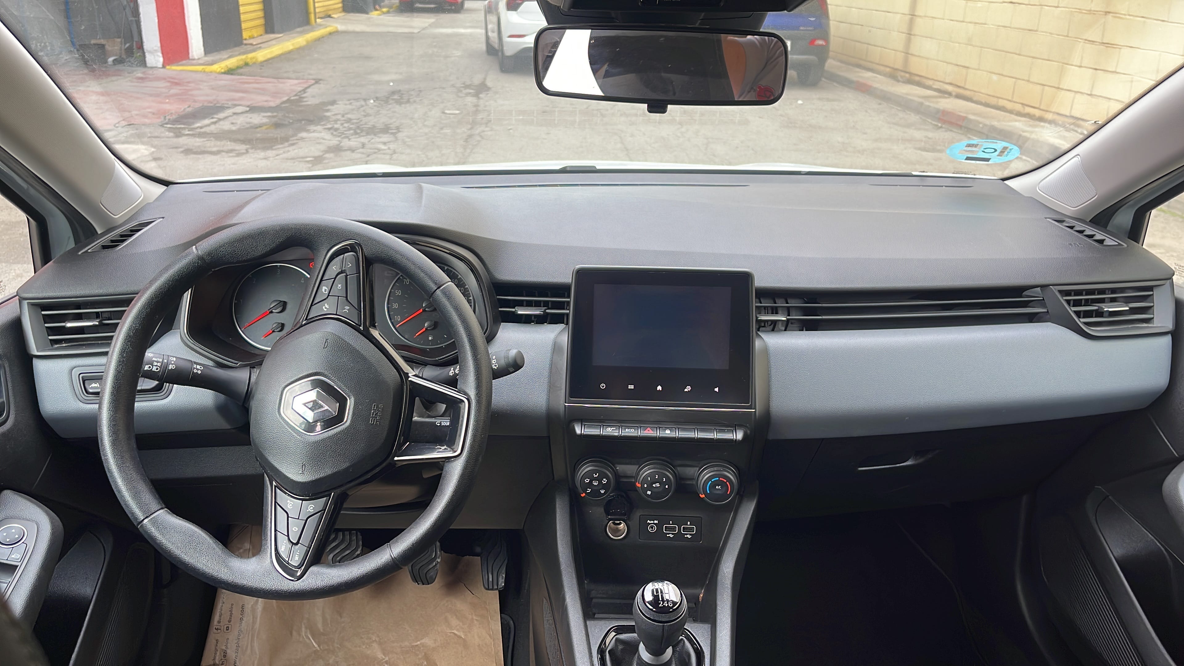 Renault Clio avec Siège bébé