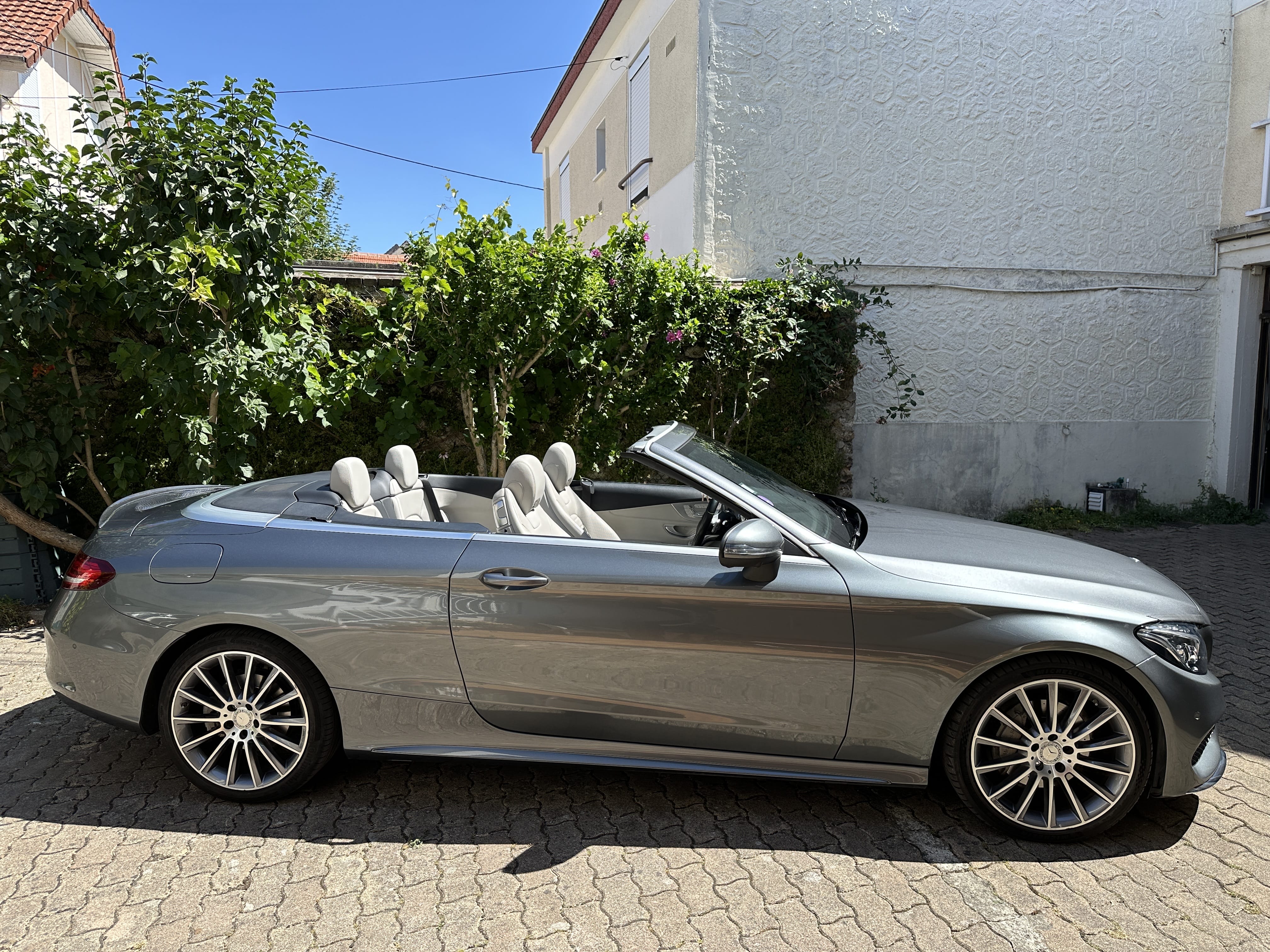 Mercedes-Benz Classe C Cabriolet avec Audio Bluetooth
