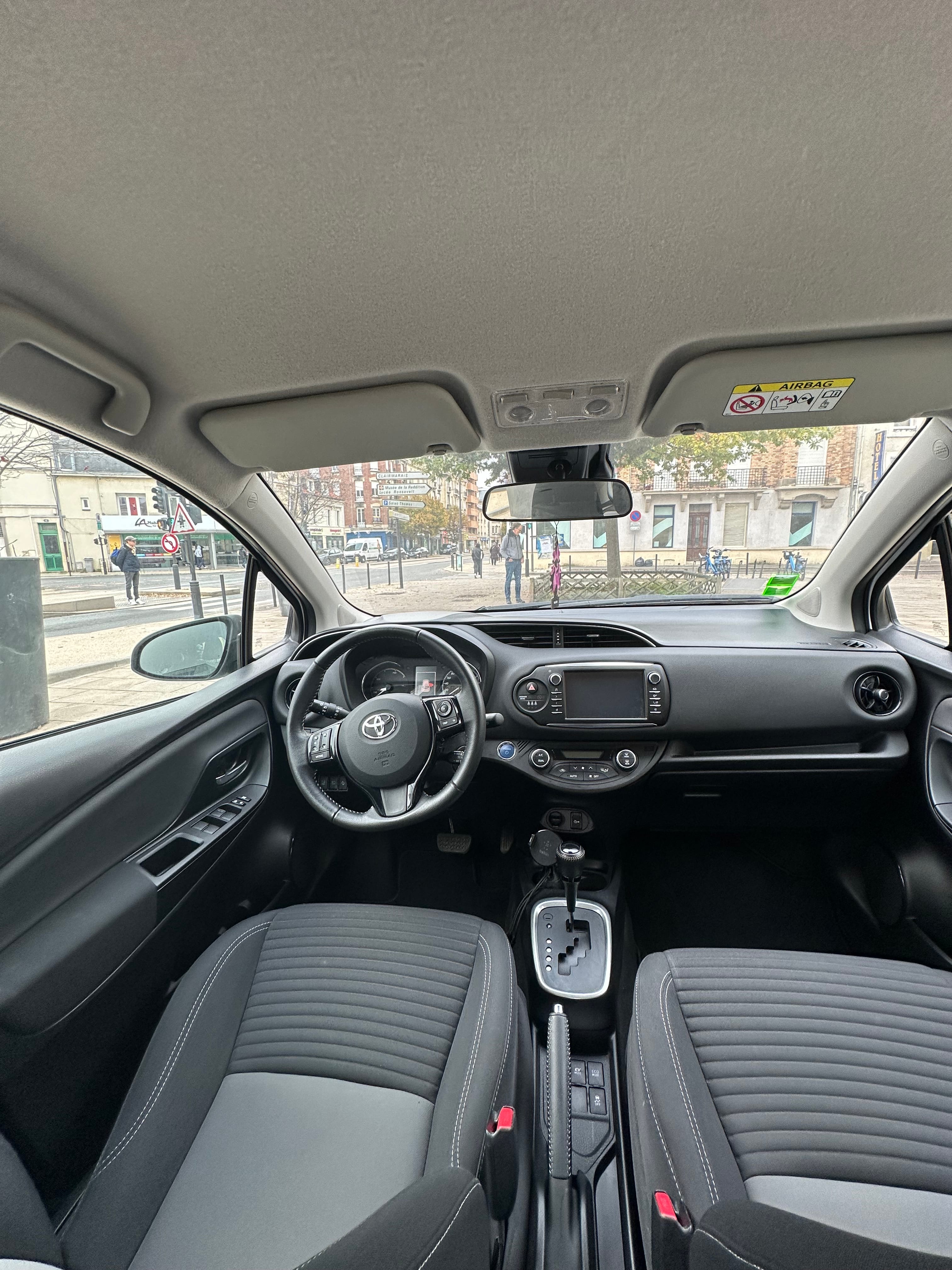 Toyota Yaris Hybride avec Régulateur de vitesse