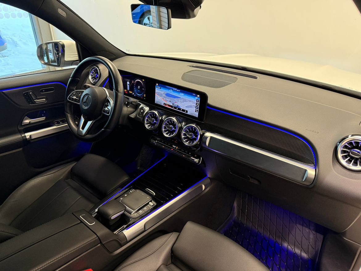 Mercedes-Benz EQB med Cruisekontroll