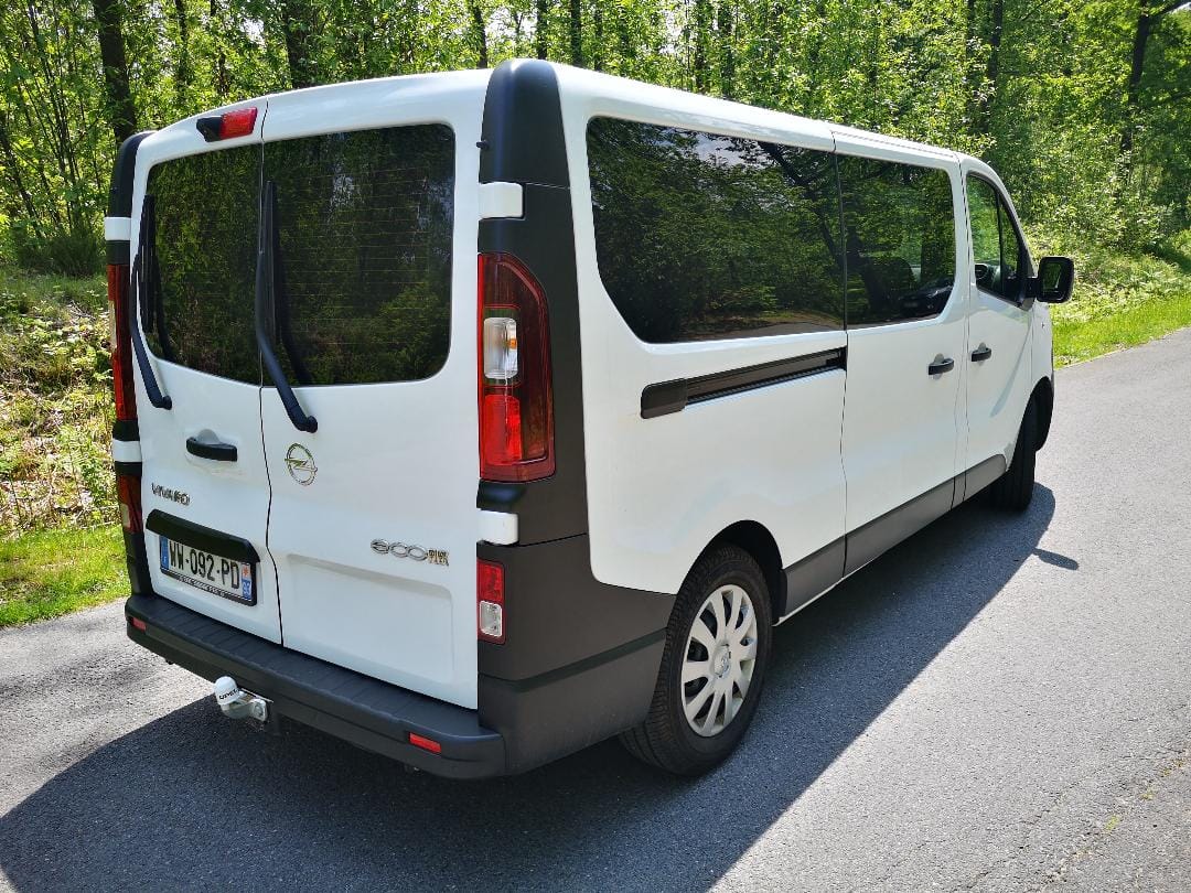 Opel Vivaro Combi 9 PLACES GRAND COFFRE avec Régulateur de vitesse