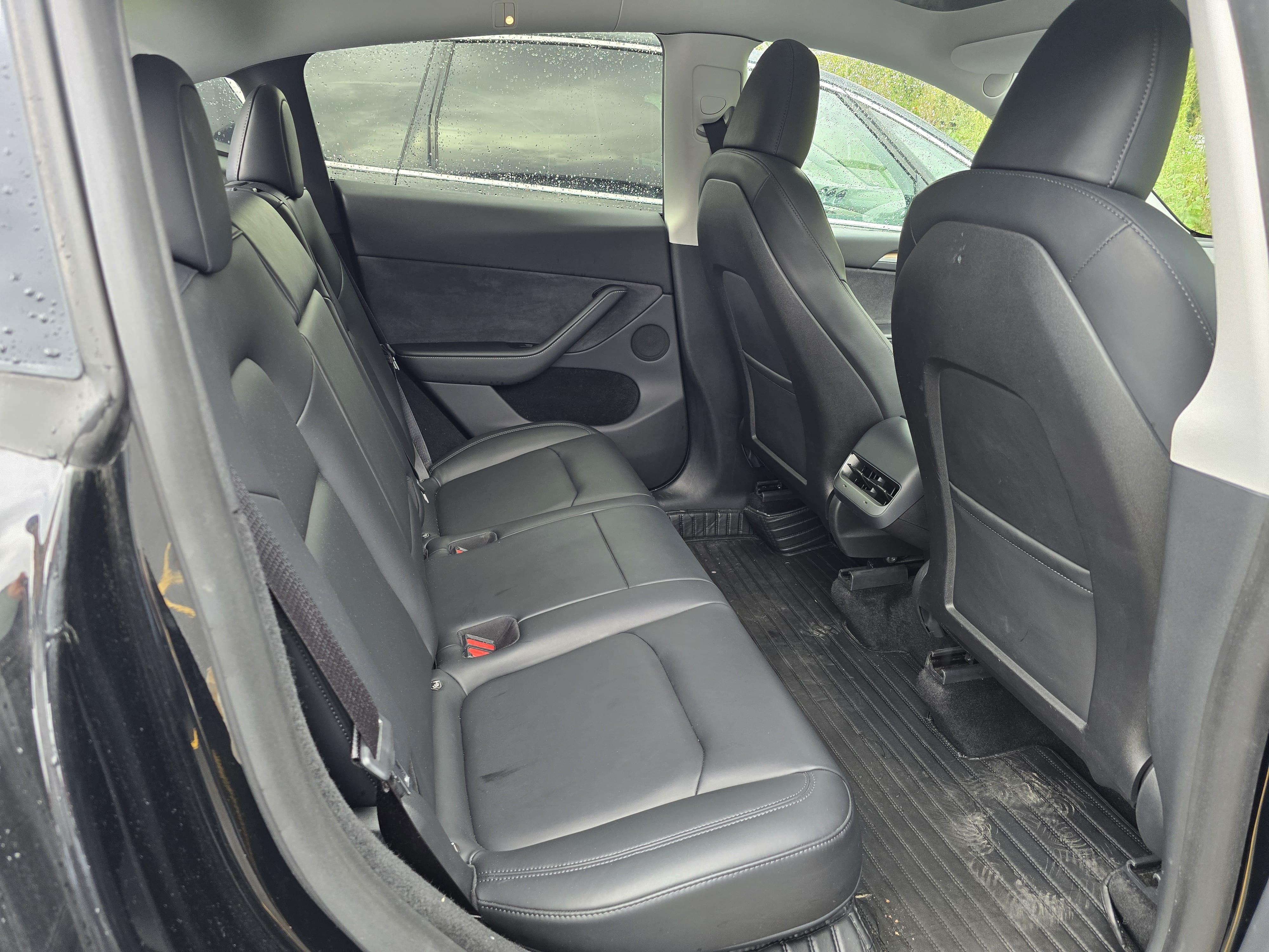Tesla Model Y Long Range med Tilhengerfeste