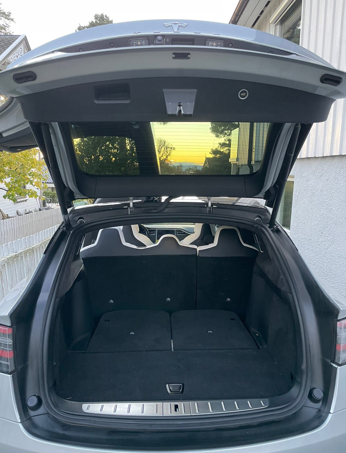 Tesla Model X 100D med Dashcam